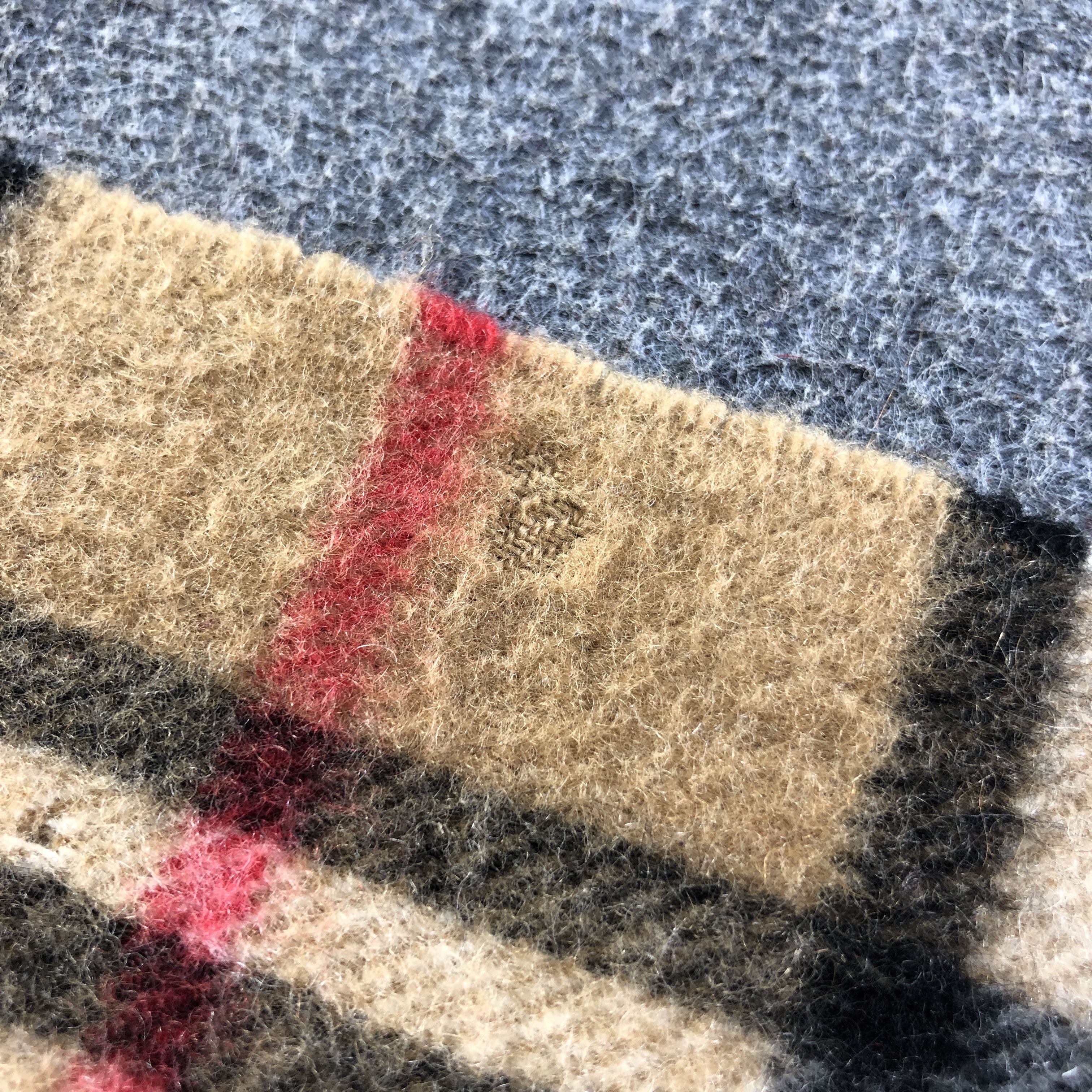 Burberry Burberrys Tan Nova Check Cashmere Scarf Muffler V2640 Size ONE SIZE - 7 Thumbnail