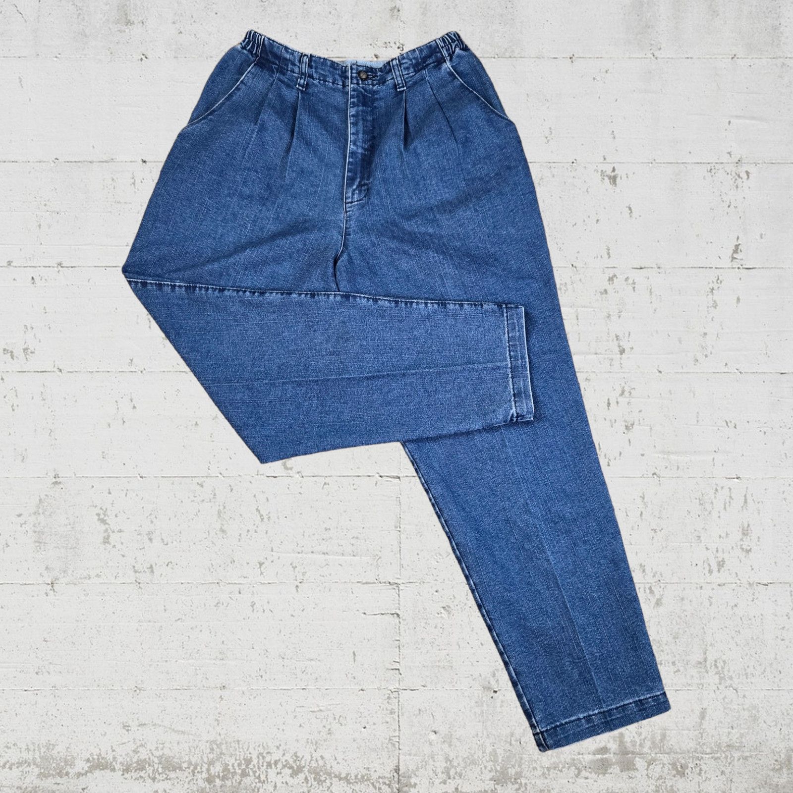 Vintage Vintage Medium Wash Mom Jeans Size 14P Size 36" / US 14 / IT 50 - 2 Thumbnail