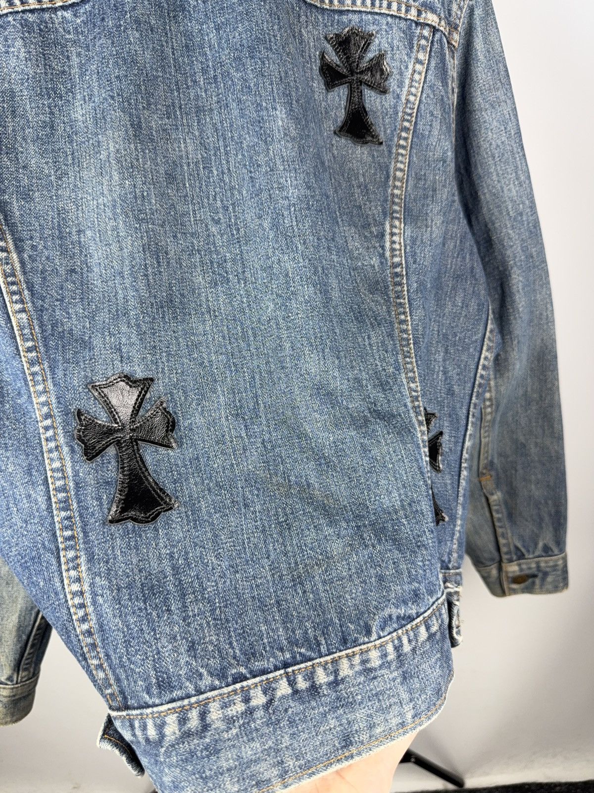 Levi's Vintage Clothing Vintage 90s Levi’s Chrome Hearts❗️Style Cross Denim Jacket Size US XS / EU 42 / 0 - 17 Thumbnail