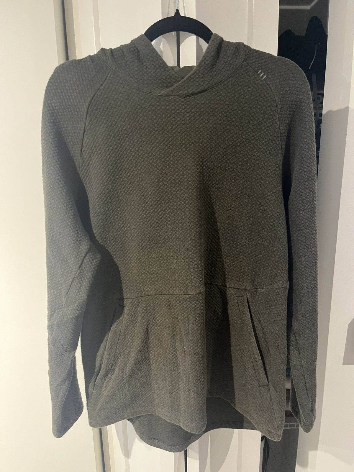 Lululemon Mens Lululemon sweatshirt Size US L / EU 52-54 / 3 - 1 Thumbnail