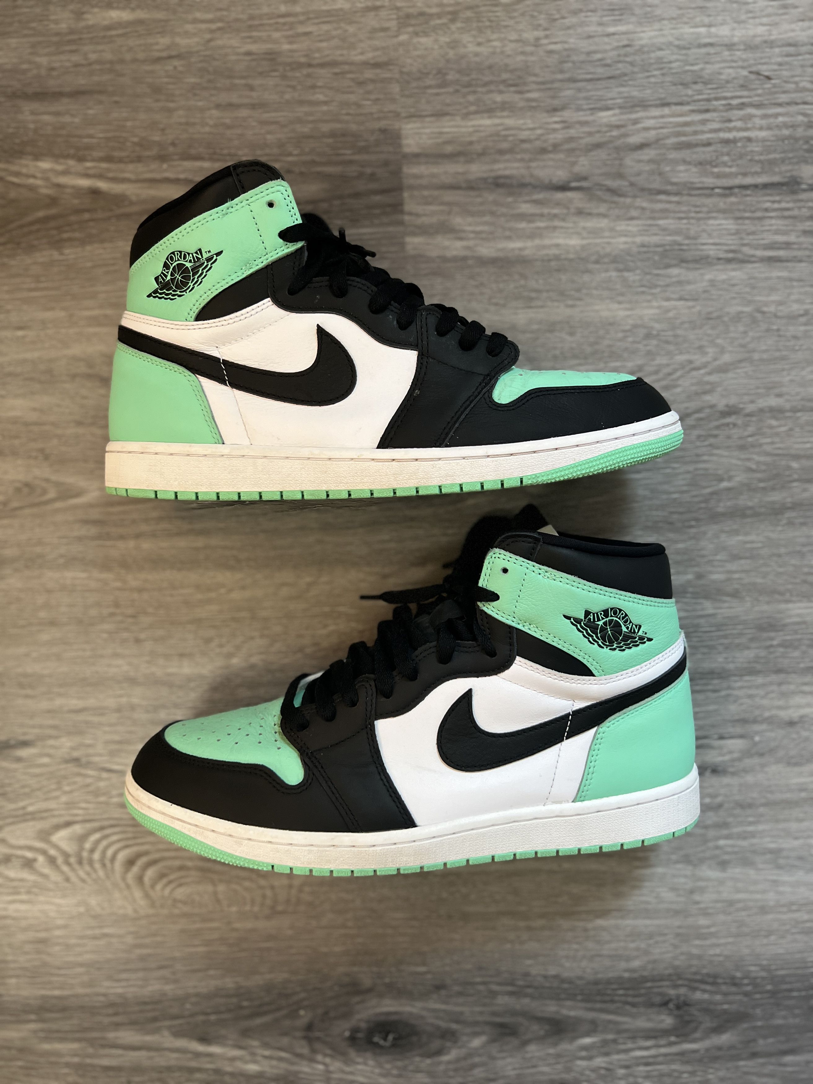 Jordan Brand Jordan 1 Retro High OG Green Glow Size US 11.5 / EU 44-45 - 1 Thumbnail