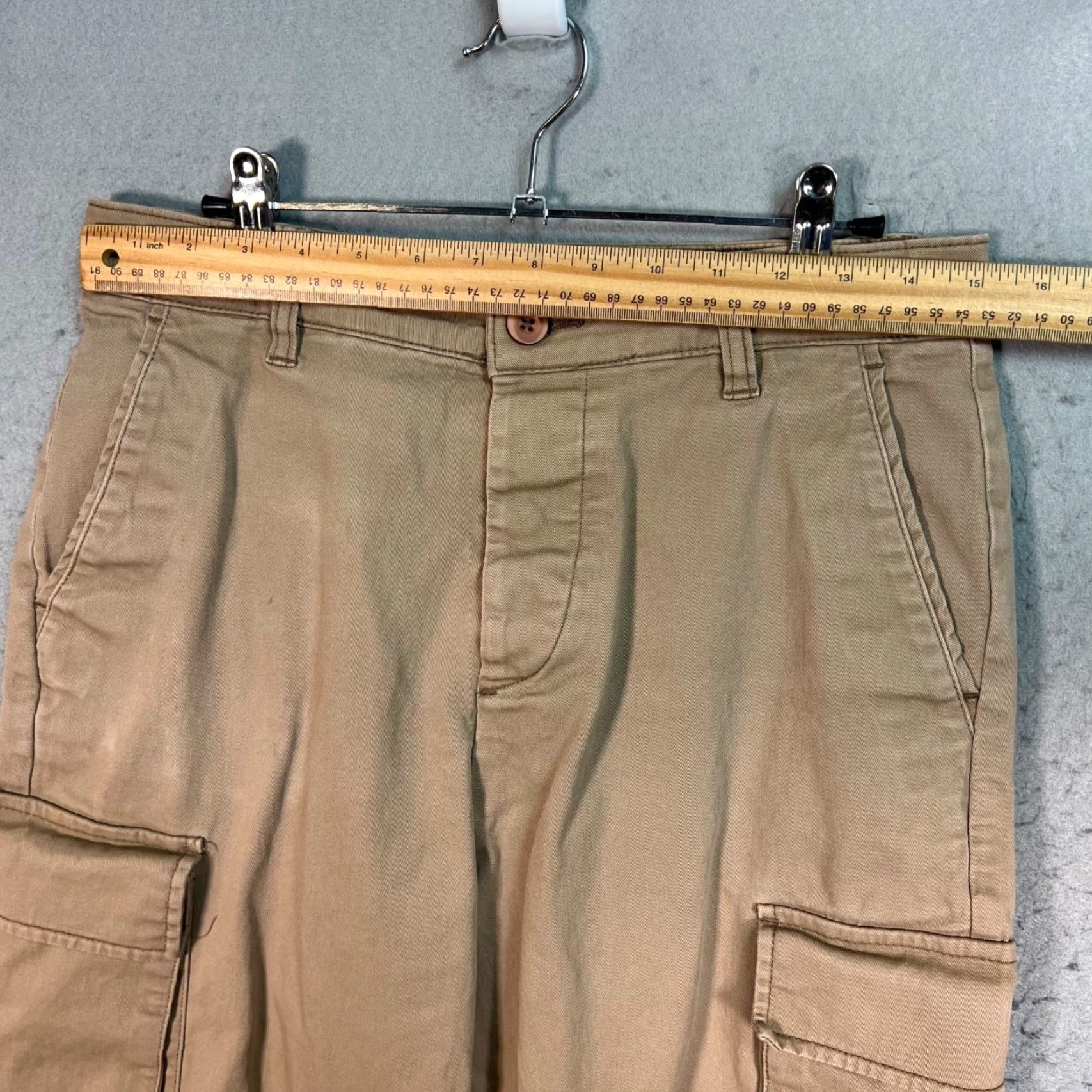 Asos ASOS Design Mens 30 Beige Tapered Leg Cargo Pants Cotton Blend Cargo Pocket, Flat Front, Regular, Cotton, Mens, Pants Size US 30 / EU 46 - 5 Thumbnail