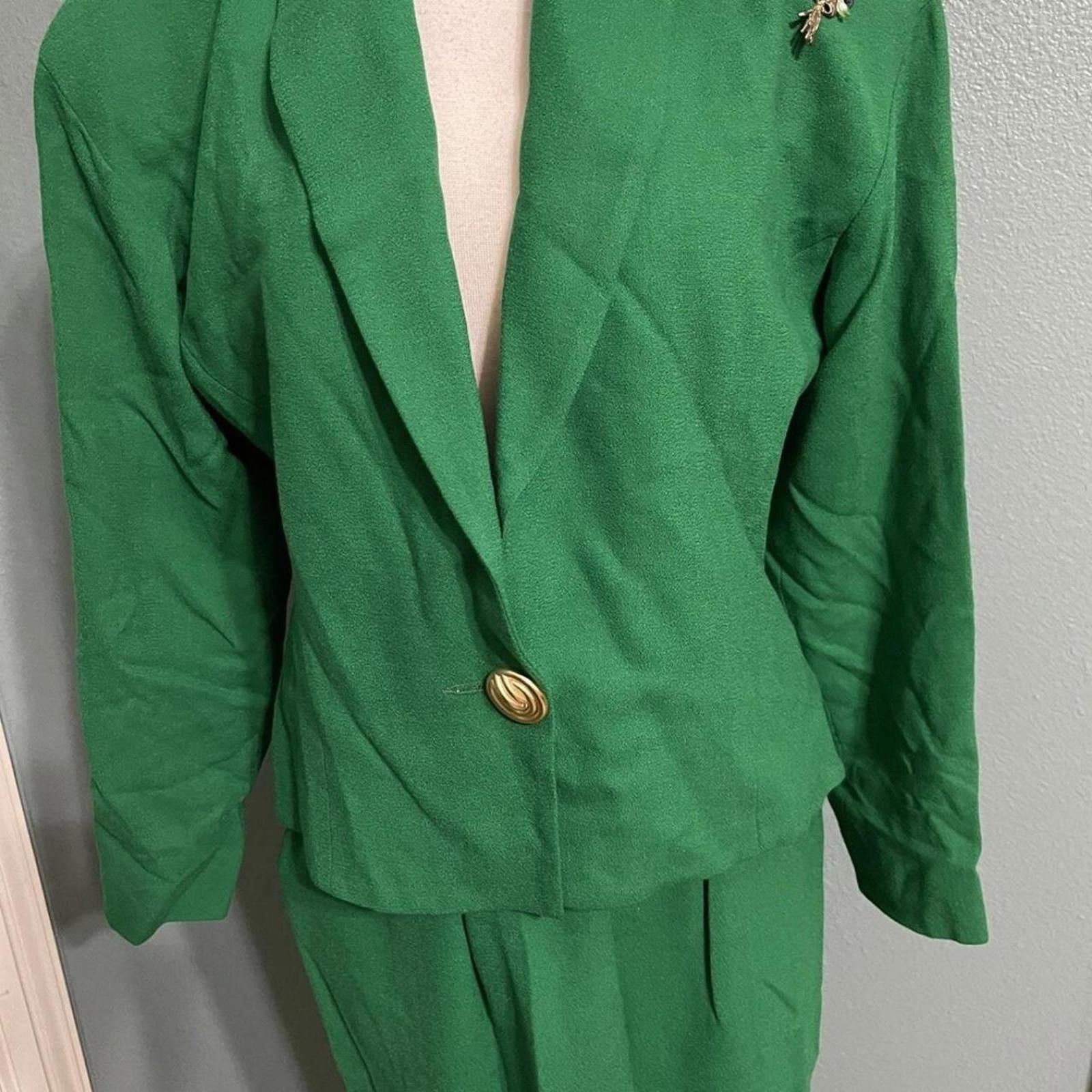 Neiman Marcus Vintage Neiman Marcus Skirt Suit Size 8 Wool. . Size M / US 6-8 / IT 42-44 - 1 Thumbnail