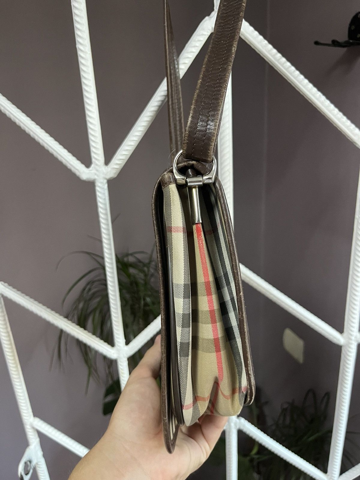 Burberry Vintage Burberry Leather Bag Made in England Size ONE SIZE - 5 Thumbnail