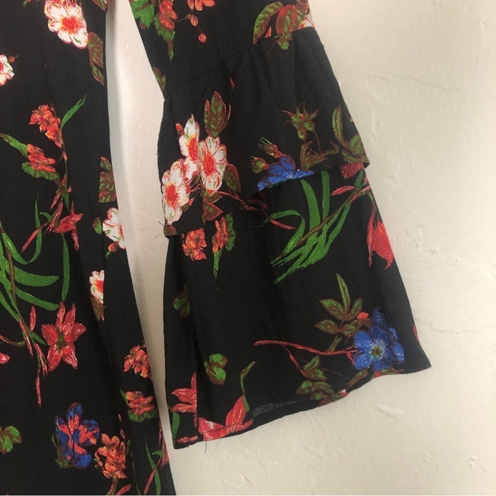 Other Se'Miu Black Floral Tier Bell Sleeves Round Neck Mini Dress Size M / US 6-8 / IT 42-44 - 4 Thumbnail