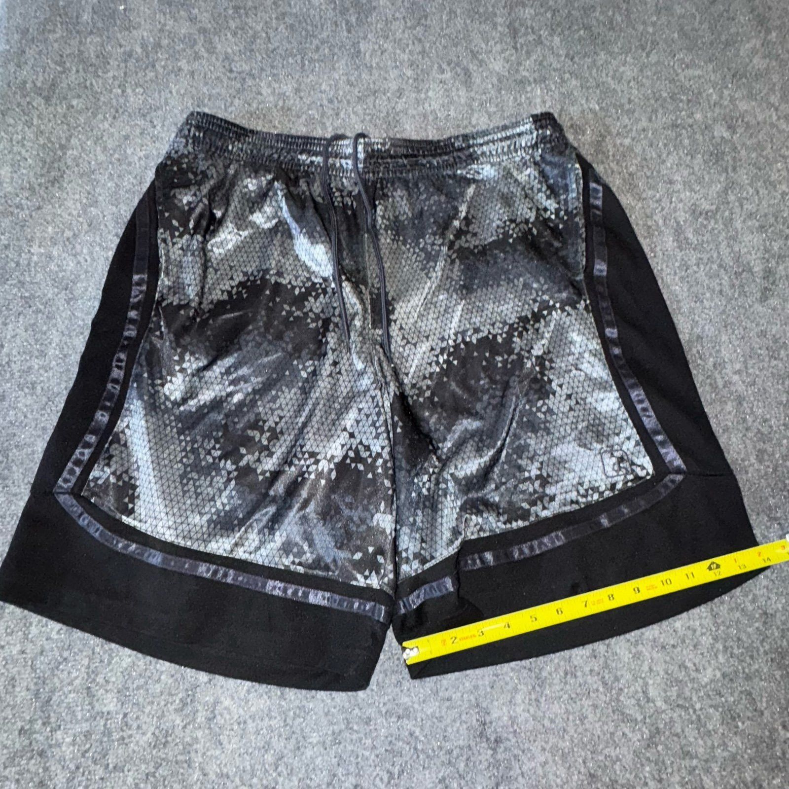 JW Anderson AND1 Grail Multicolor Dazzle Baggy Hoop Shorts Mens 2XL Rare Size US 40 / EU 56 - 8 Thumbnail