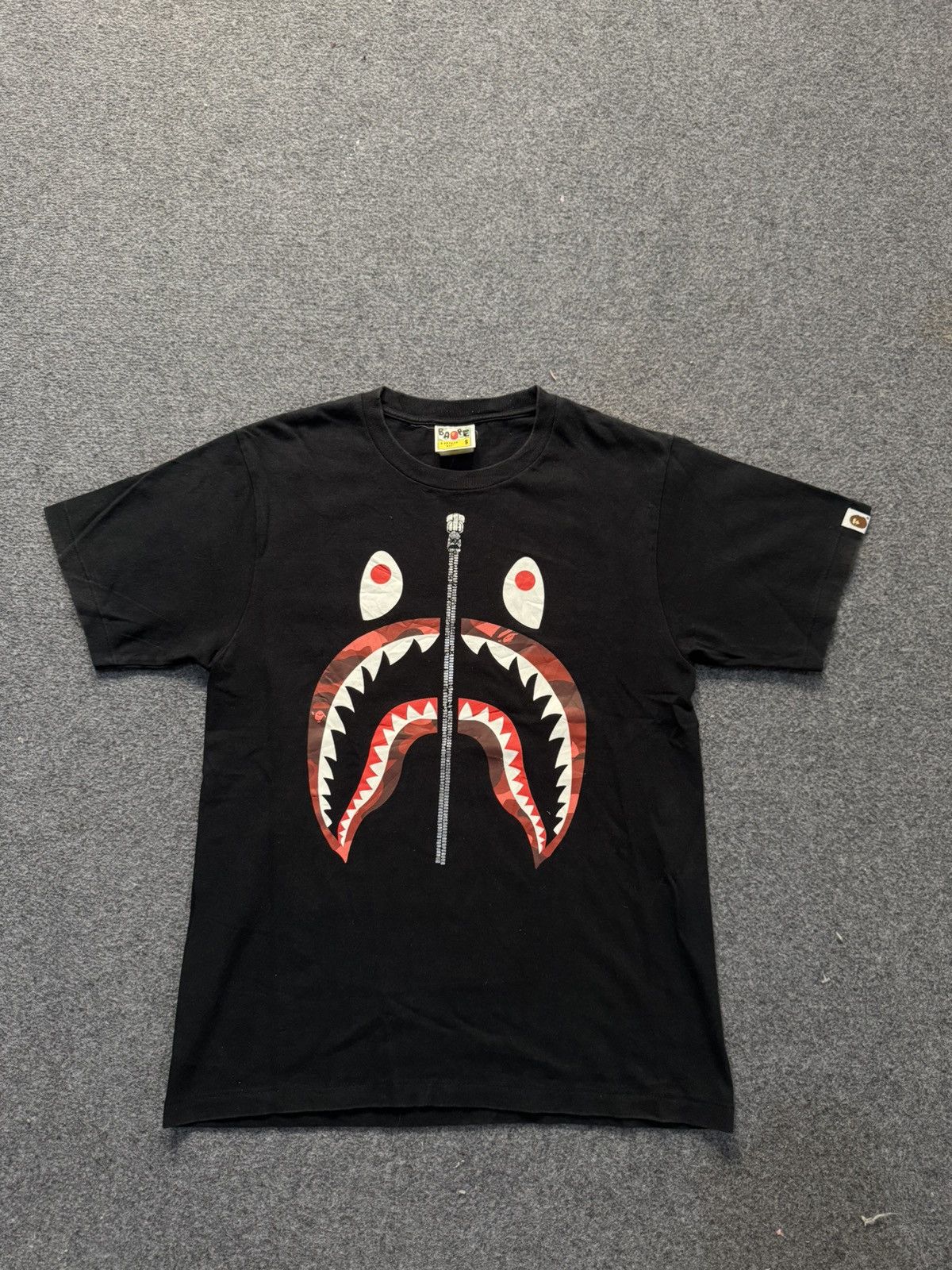 Bape Bape shark print tshirt Size US S / EU 44-46 / 1 - 1 Thumbnail