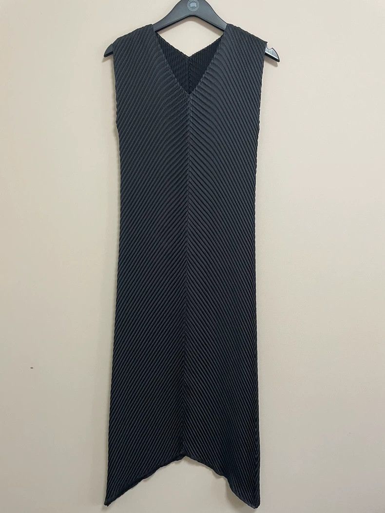 Issey Miyake Issey Miyake Black fishtail dress Size M / US 6-8 / IT 42-44 - 1 Thumbnail