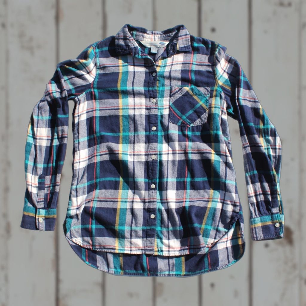 Old Navy Womens Old Navy Flannel The Classic Shirt Button Down M Blue White Long Sleeve Plaid, Colorful, Basic, Regular, Women, Size M, Button-Up, Classic Fit Size M / US 6-8 / IT 42-44 - 1 Thumbnail