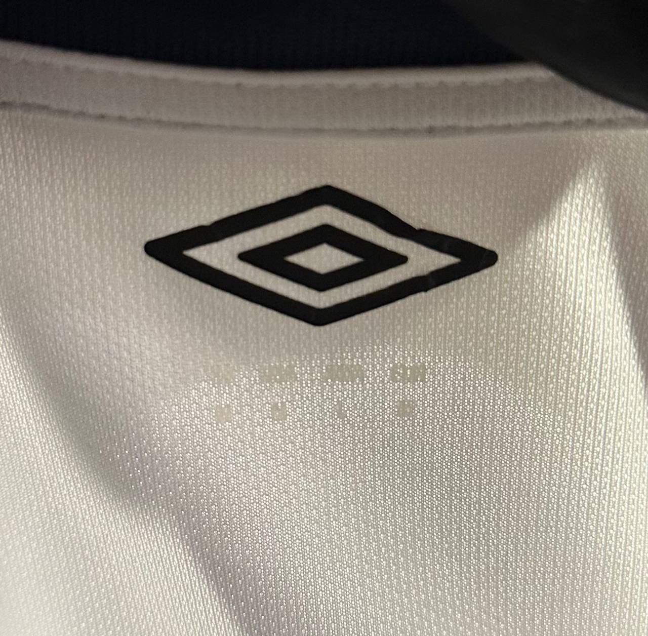 Umbro England Umbro football shirt jersey soccer Size US M / EU 48-50 / 2 - 3 Thumbnail