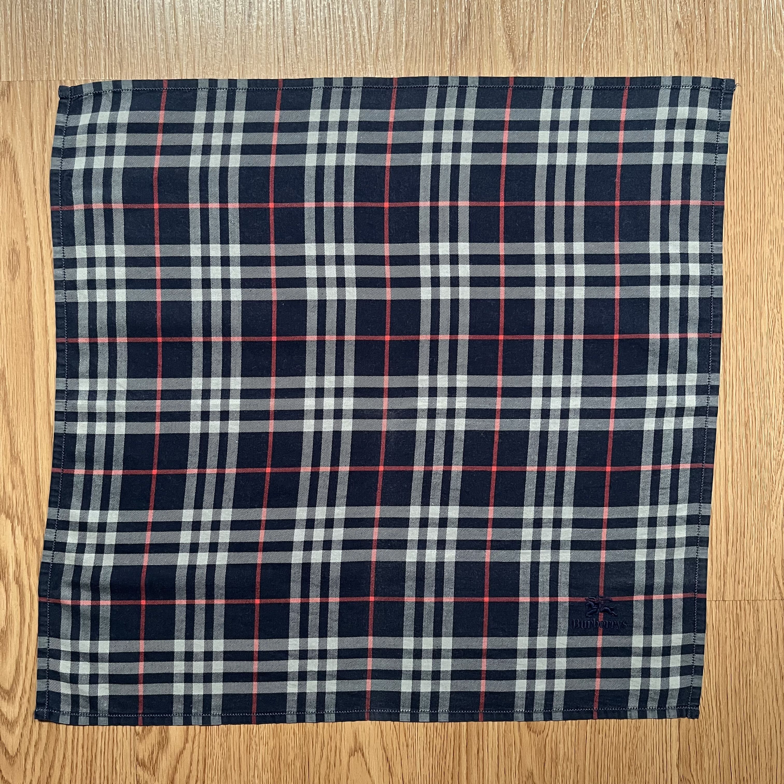 Burberry vintage burberry Handkerchief Size ONE SIZE - 1 Thumbnail