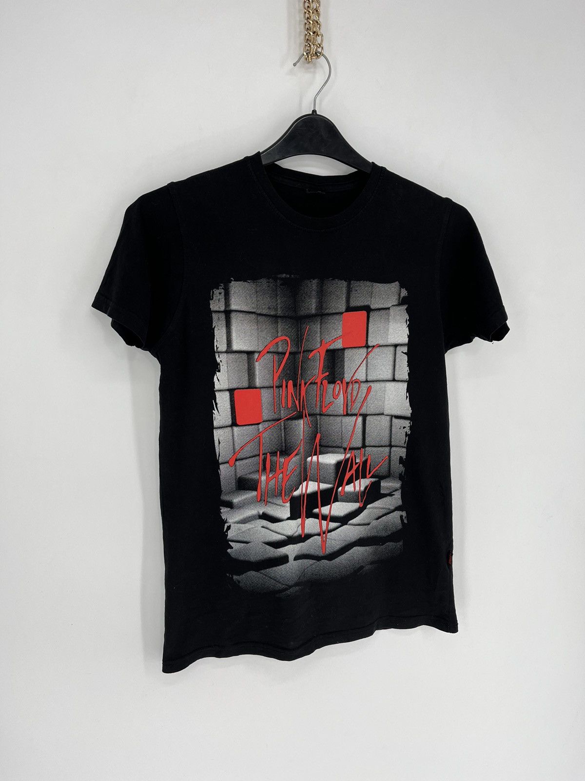 Band Tees Vintage Y2K Pink Floyd “The Wall” Shirt Rock Band Tee Size US S / EU 44-46 / 1 - 2 Thumbnail