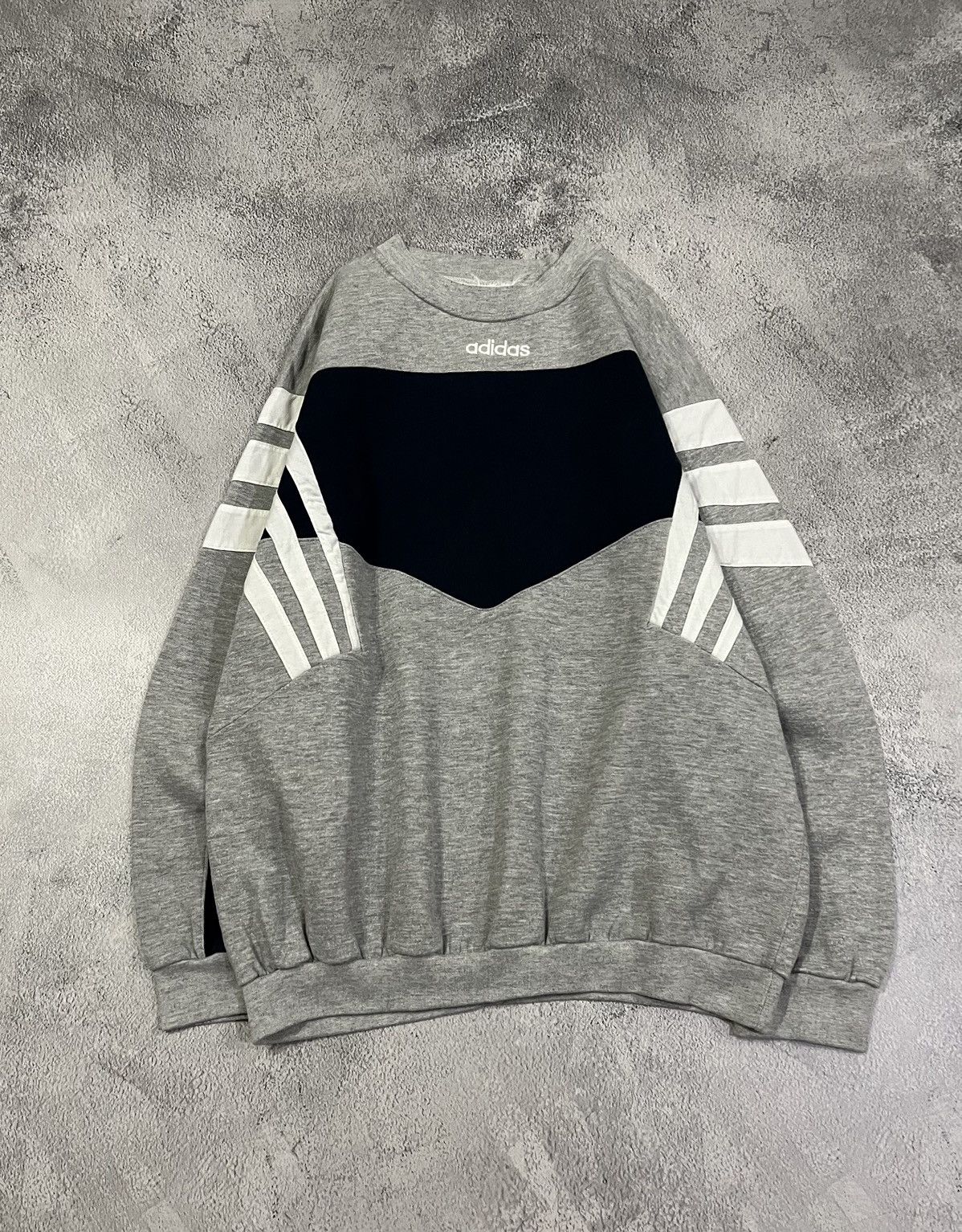 Adidas × Vintage Vintage Y2k Adidas 🩶 Center Logo Rare Sweatshirt 90’s Size US XL / EU 56 / 4 - 3 Thumbnail
