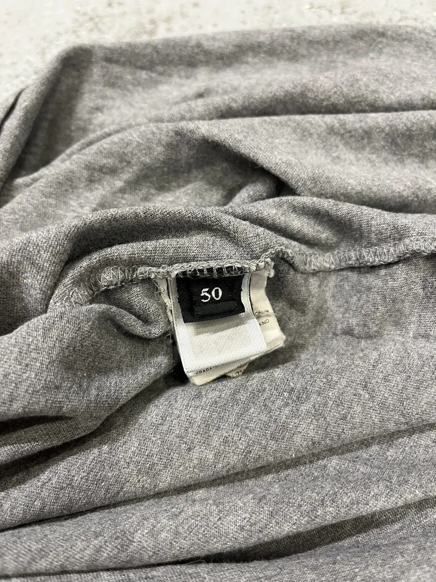 Dolce & Gabbana 2000s Dolce & Gabbana Claudia Schiffer Naked Grey T-Shirt Size US S / EU 44-46 / 1 - 7 Thumbnail