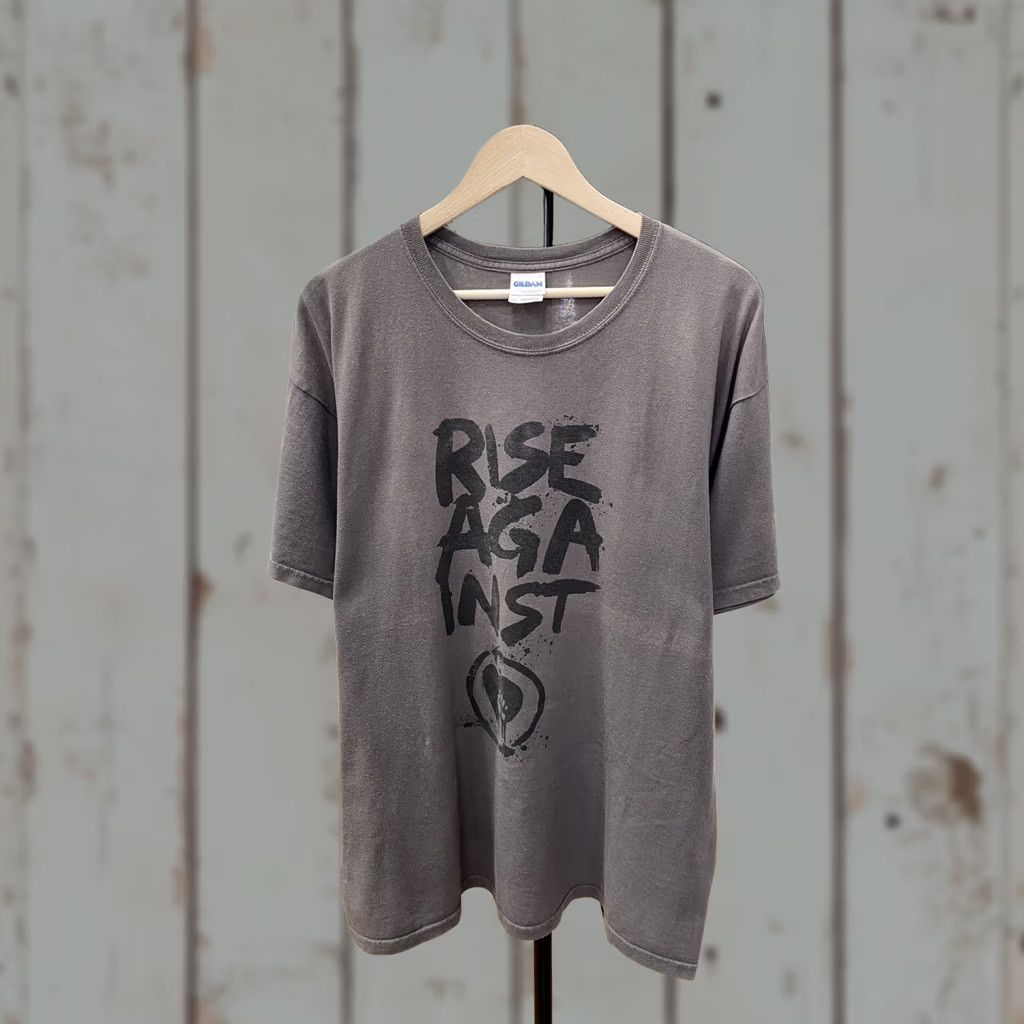 Gildan VINTAGE 90s Rise Against Band T-shirt XL gray Men Size US XL / EU 56 / 4 - 1 Thumbnail