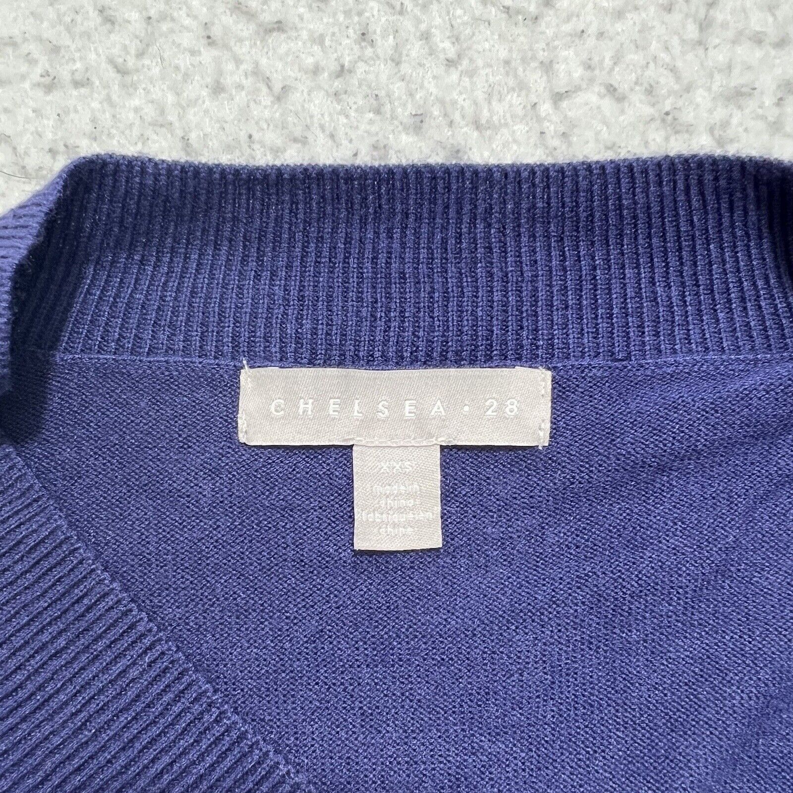 Nordstrom Chelsea28 Women's XXS Cashmere Blend V-Neck Pullover Sweater Size XXS / US 00 / IT 34 - 3 Thumbnail