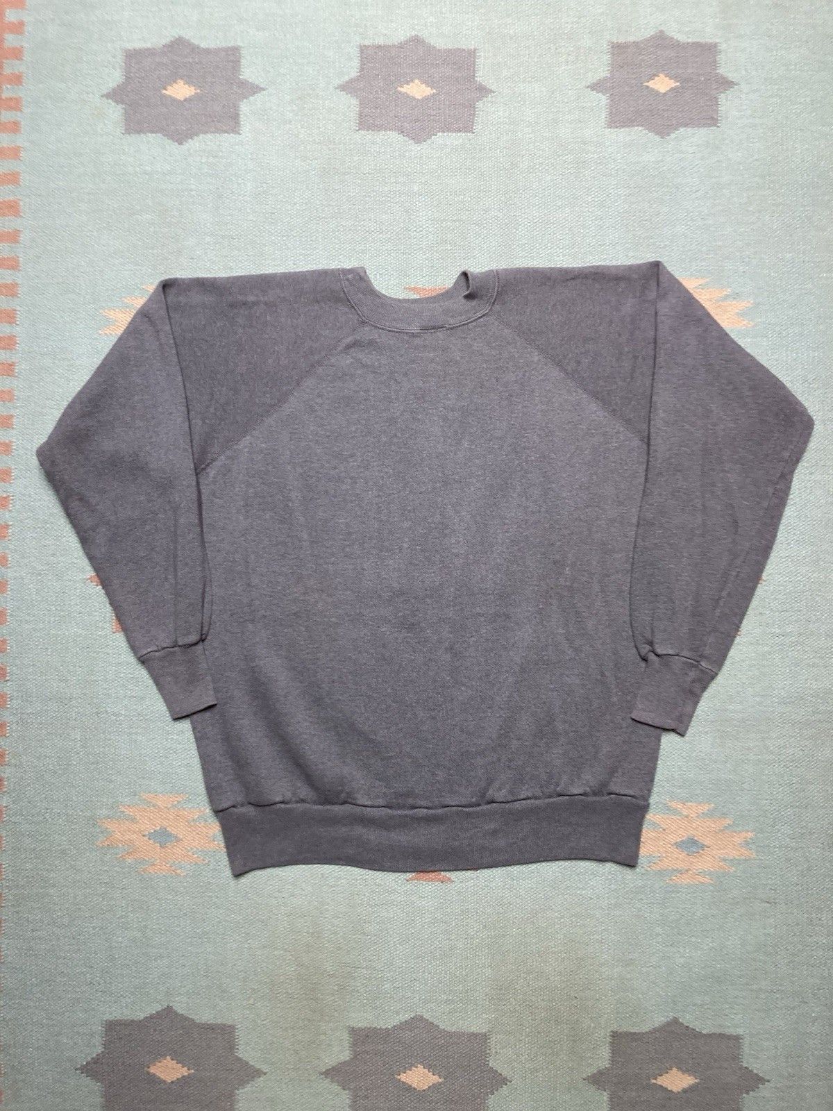 Vintage Vintage 80s sweatshirt stone gray blank raglan pullover XL Size US XL / EU 56 / 4 - 5 Thumbnail