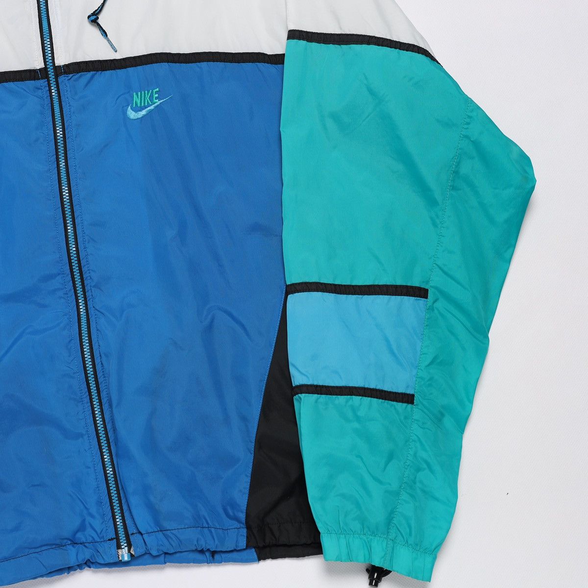Nike Vintage Nike Windbreaker Light Jacket White Blue Green Size US XL / EU 56 / 4 - 4 Thumbnail