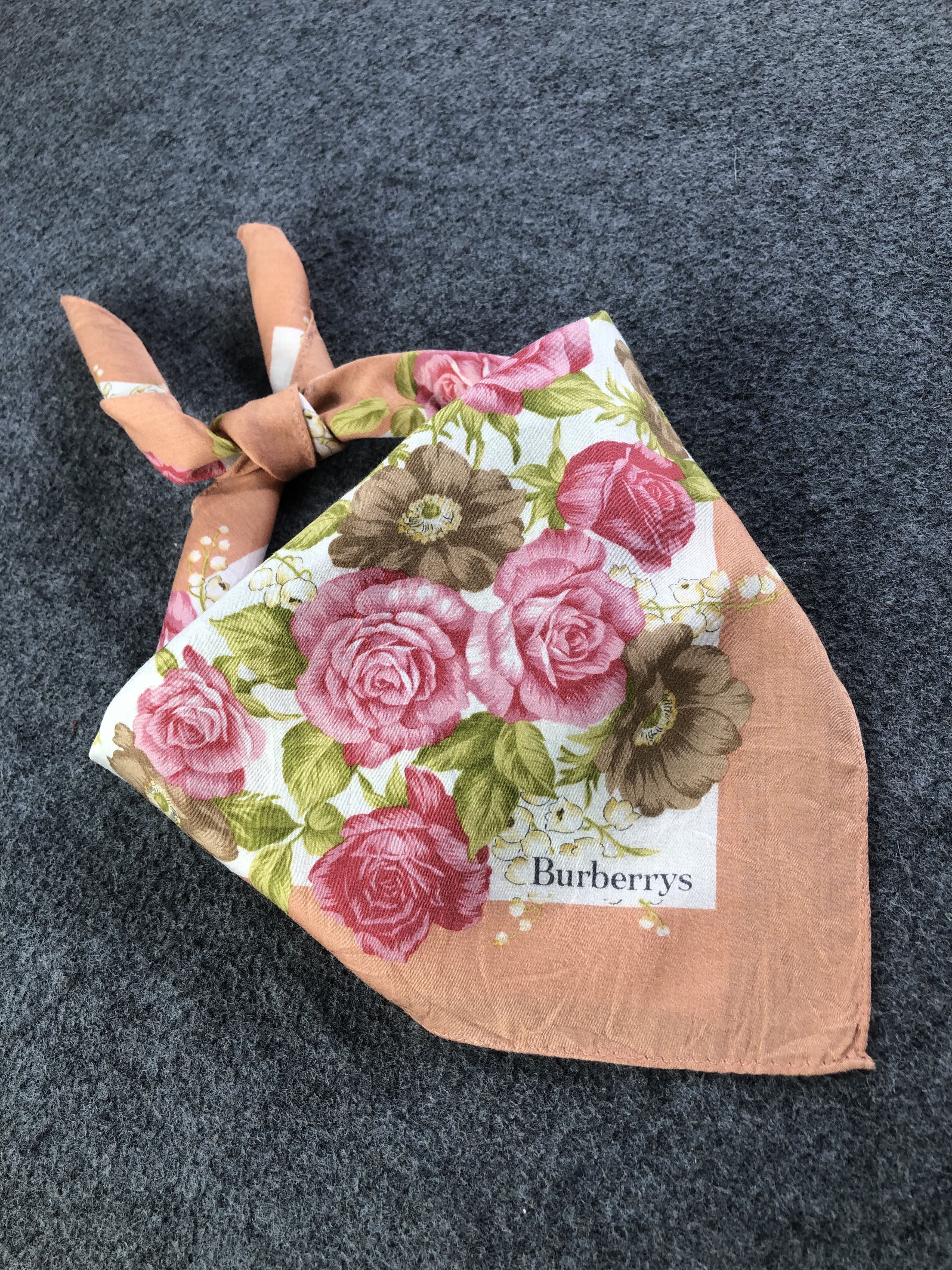 Burberry Burberrys Handkerchief / Bandana / Neckerchief Size ONE SIZE - 1 Thumbnail