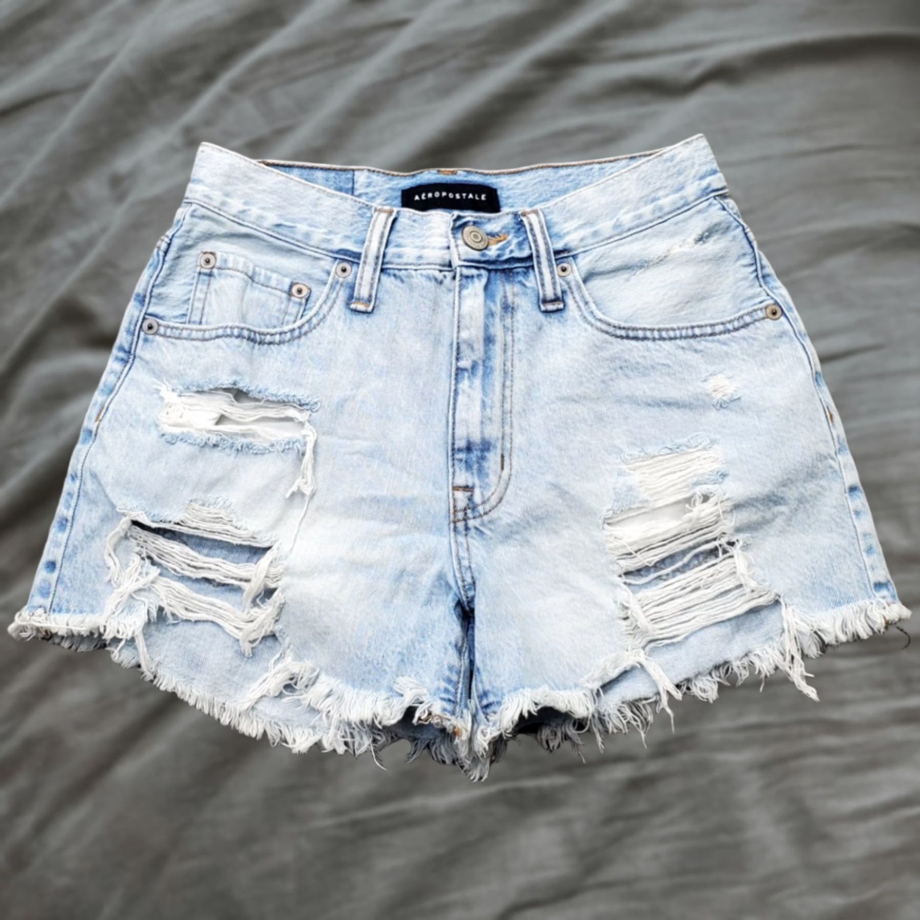 Vintage Aéropostale Womens 4 Blue 90s Cut-Off Jean Shorts Distressed Light Wash Denim Shorts Size 27" / US 4 / IT 40 - 1 Thumbnail
