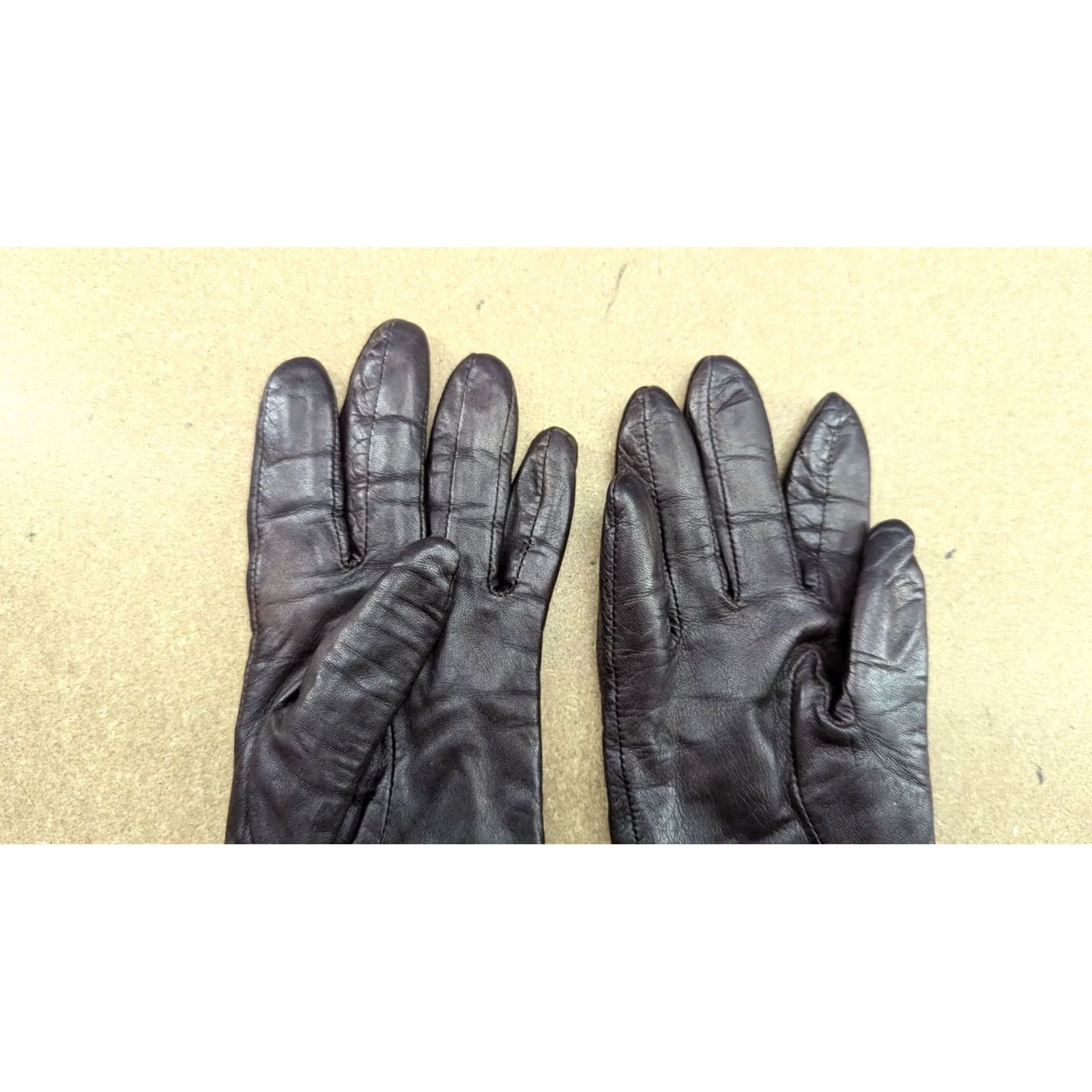 Disney VINTAGE Disney Winnie The Pooh Genuine Leather Womens Gloves Size S Brown Winter Ladies Size ONE SIZE - 6 Thumbnail