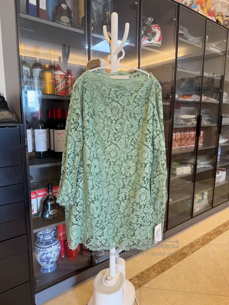 Valentino Valentino Classic lace bean paste green dress Size XS / US 0-2 / IT 36-38 - 1 Thumbnail