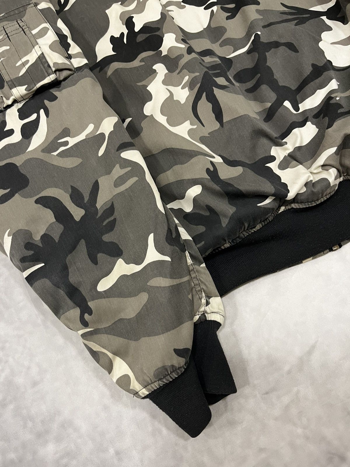 Vintage Vintage Camouflage Military Style Reversible Bomber Jacket Size US XL / EU 56 / 4 - 10 Thumbnail