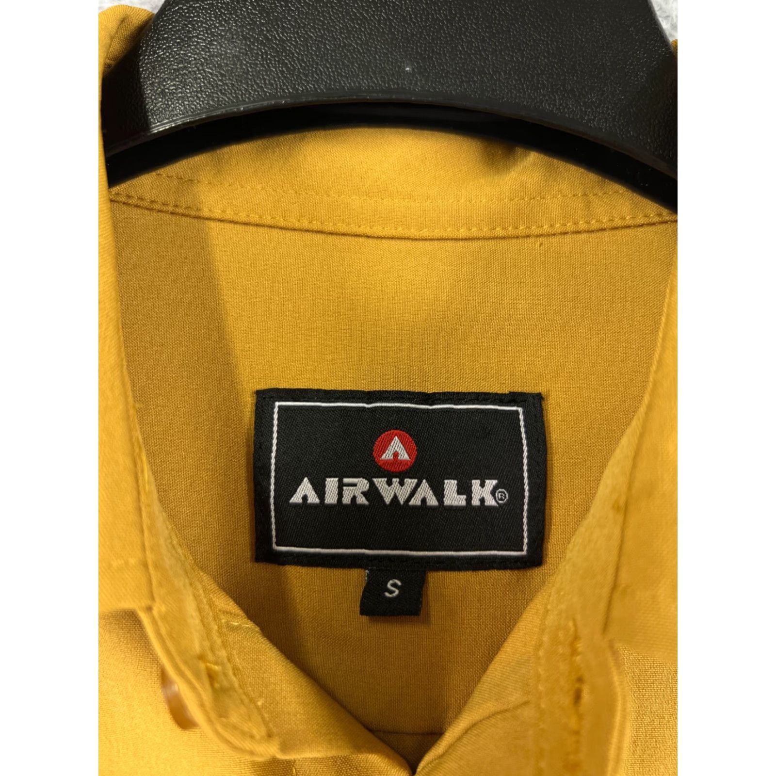 Airwalk AIRWALK Button-Up Shirt Army Yellow Adult Small Long Sleeve Patches Yellow Polyester Blend Solid Button Up Mens Regulated/All Seasons/NBR Size US S / EU 44-46 / 1 - 3 Thumbnail