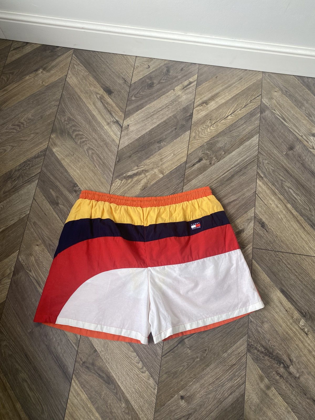 Tommy Hilfiger × Vintage Vintage 90s Tommy Hilfiger Nylon Shorts Size US 35 - 8 Thumbnail