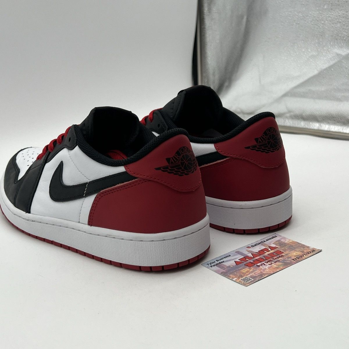 Nike Air Jordan 1 low black toe Size US 12.5 / EU 45-46 - 4 Thumbnail