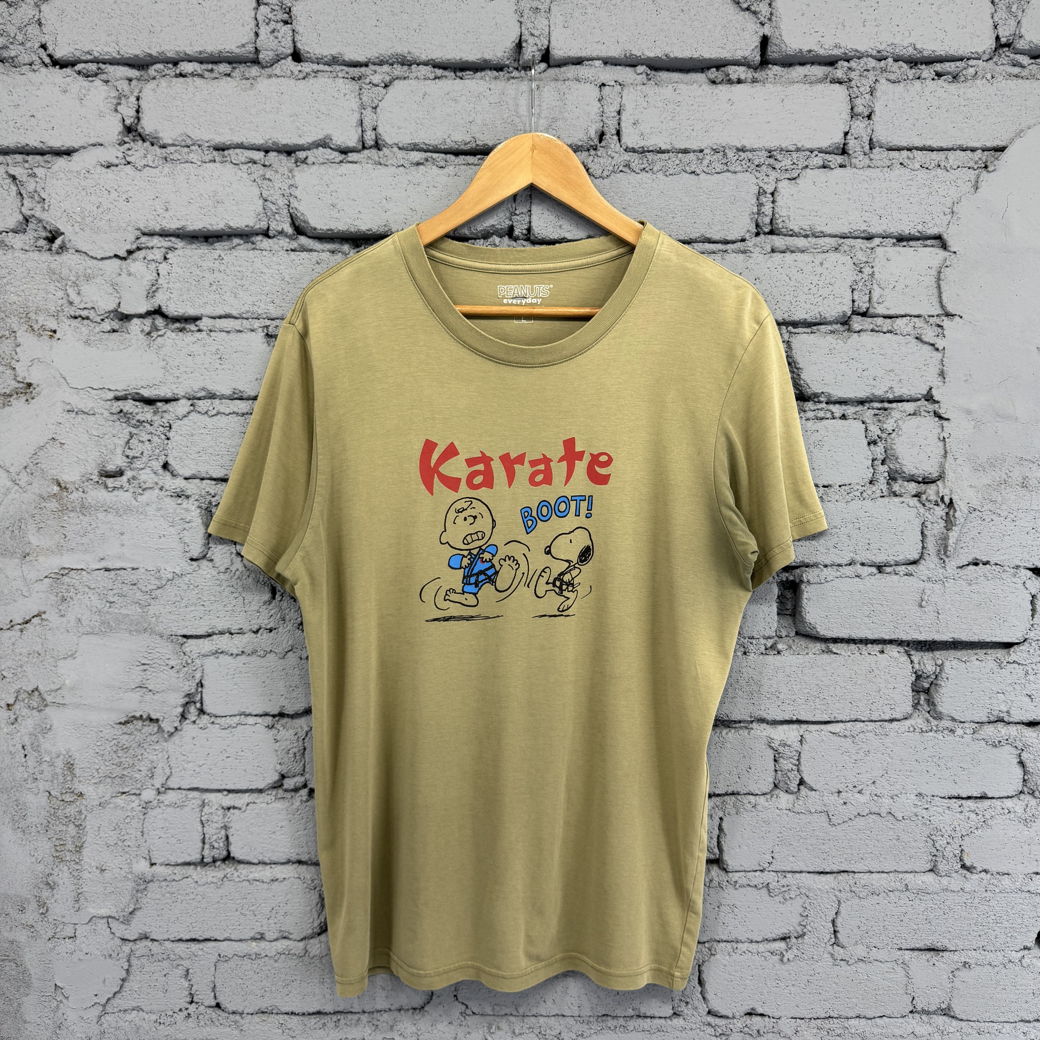 Kaws × Peanuts × Uniqlo UNIQLO Peanuts UT "Karate Boot!" Sunfaded Tshirt Size US L / EU 52-54 / 3 - 1 Thumbnail