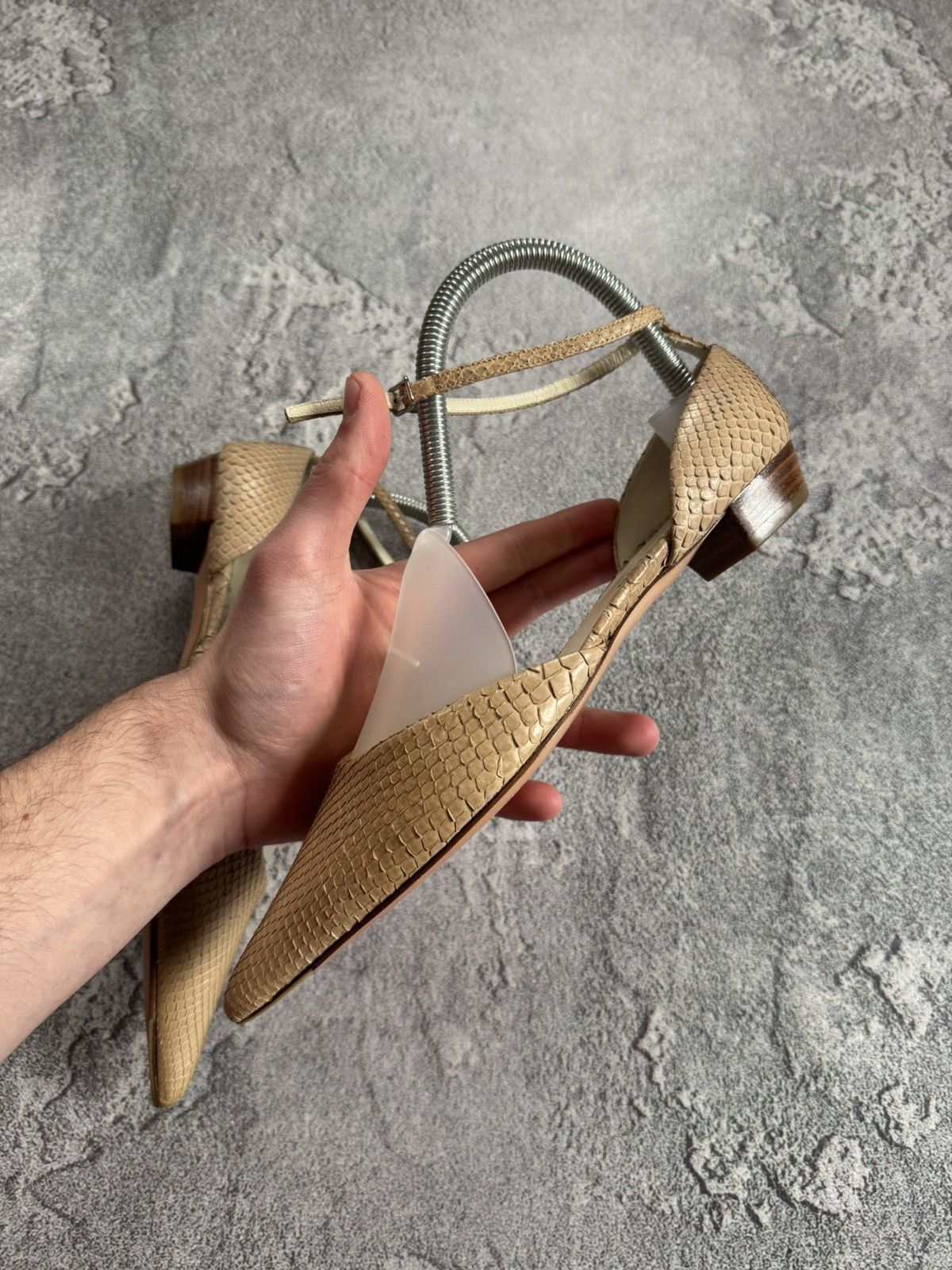 Helmut Lang Helmut Lang 35.5 textured leather pointed toe heels 👠- tan Size US 5.5 / IT 35.5 - 9 Thumbnail