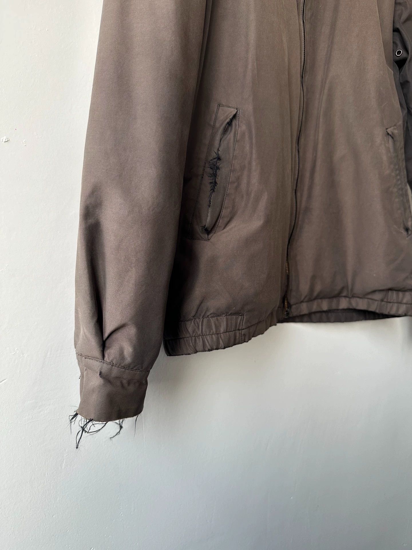 Helmut Lang Helmut Lang Thick Nylon Work Jacket Distressed MRS Zipper Pull Missing Natural Fade Size 48/50 No Tag Size US M / EU 48-50 / 2 - 5 Thumbnail