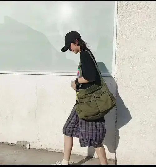 Japanese Brand Casual Canvas messenger bag Size ONE SIZE - 3 Thumbnail
