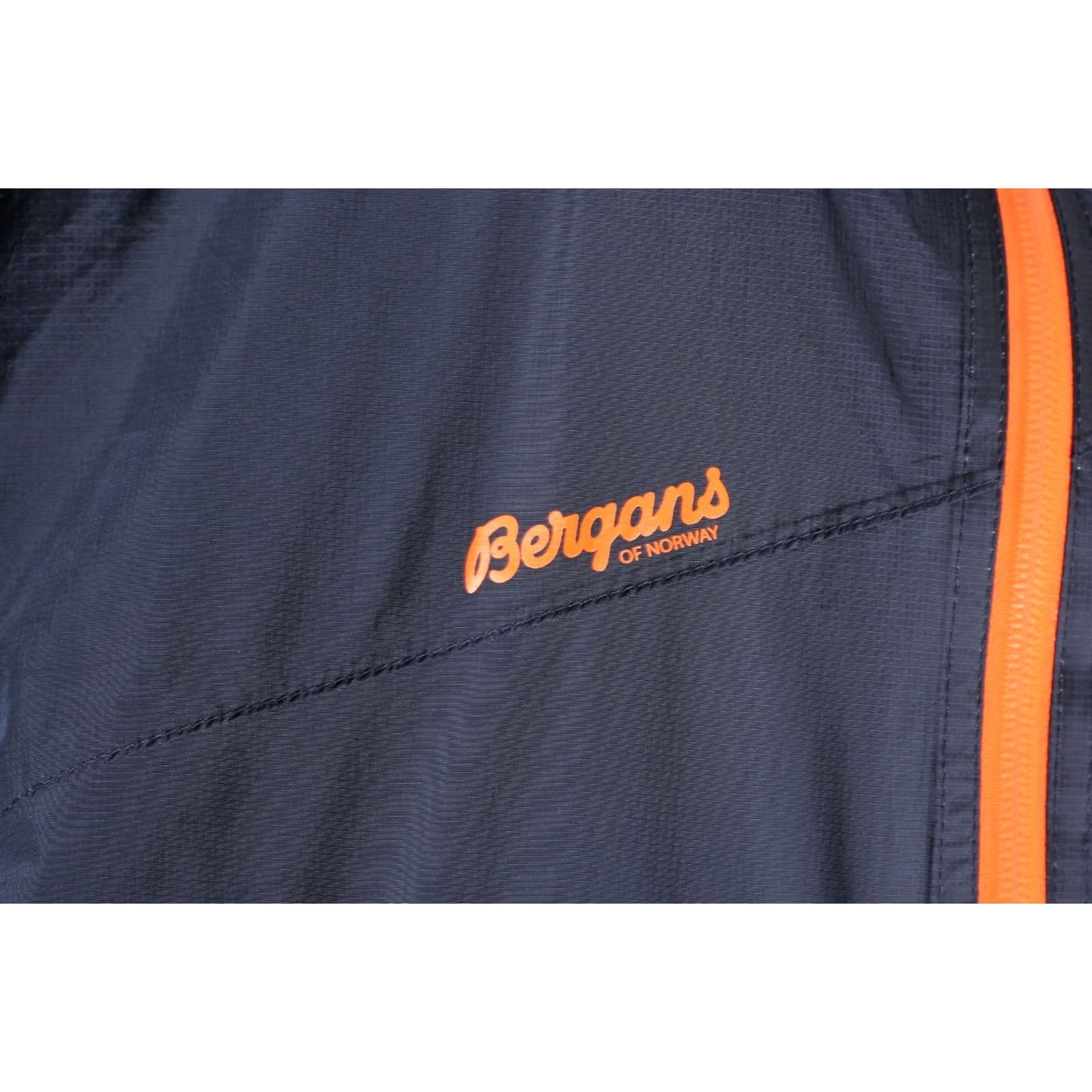 Vintage Bergans of Norway HELIUM Jacket Men S Hooded Waterproof Outdoor MJ5604 Size US S / EU 44-46 / 1 - 6 Thumbnail