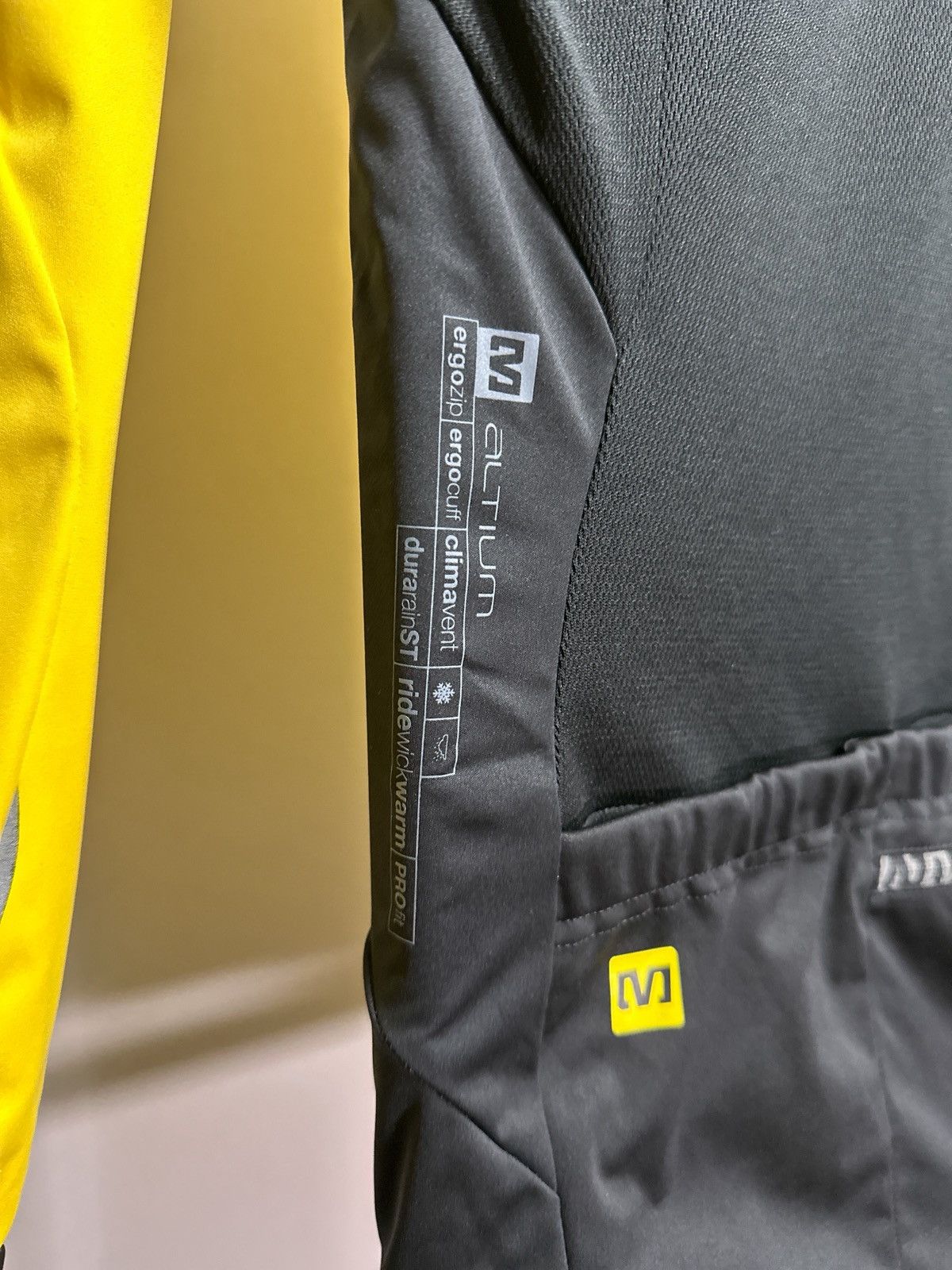 Other Mavic Altium Cycling Jersey Full Zip Jacket Size M Size US M / EU 48-50 / 2 - 10 Thumbnail