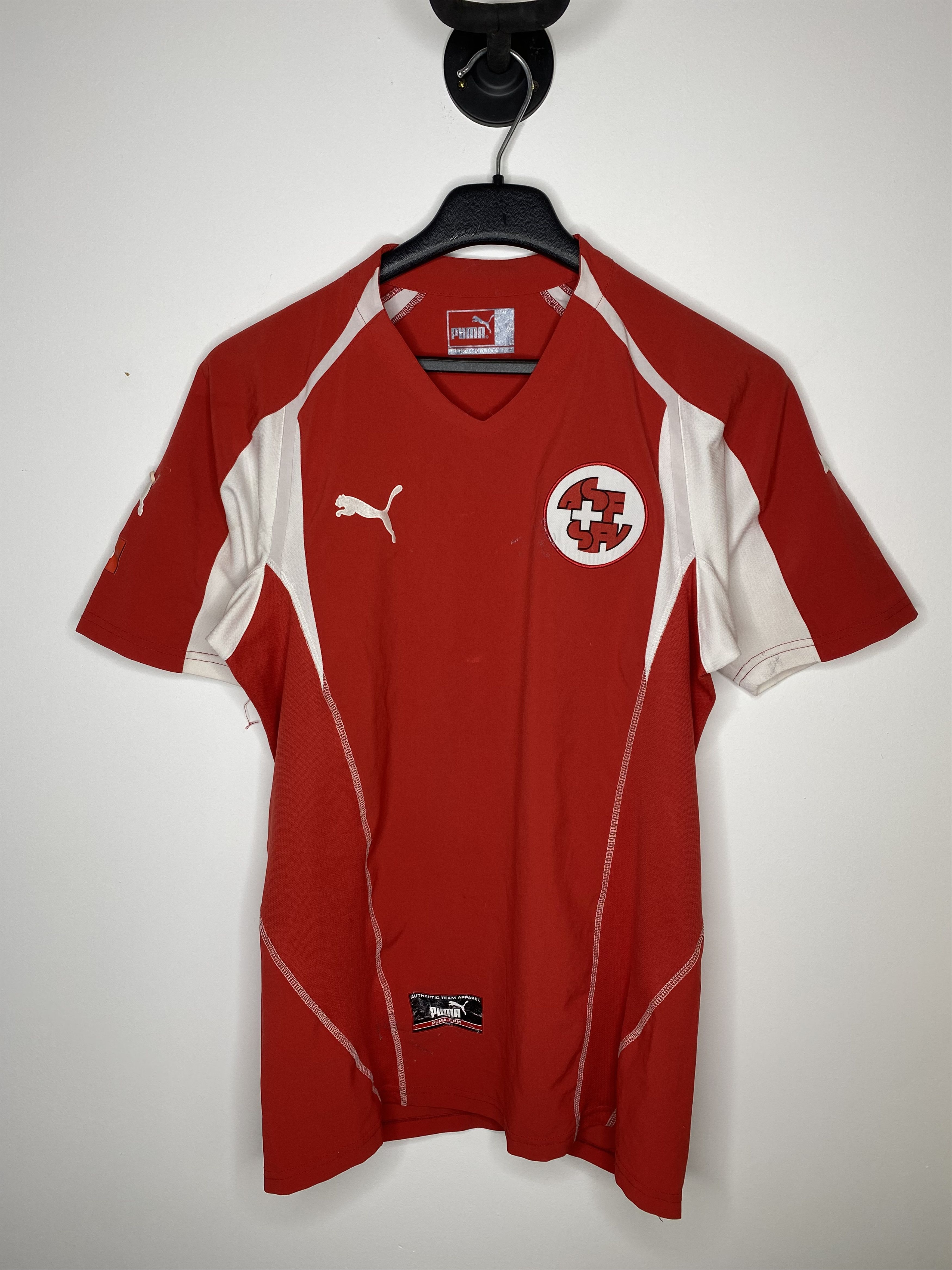 Puma SWITZERLAND TEAM 2004 2006 HOME FOOTBALL SHIRT SOCCER JERSEY Size US S / EU 44-46 / 1 - 1 Thumbnail