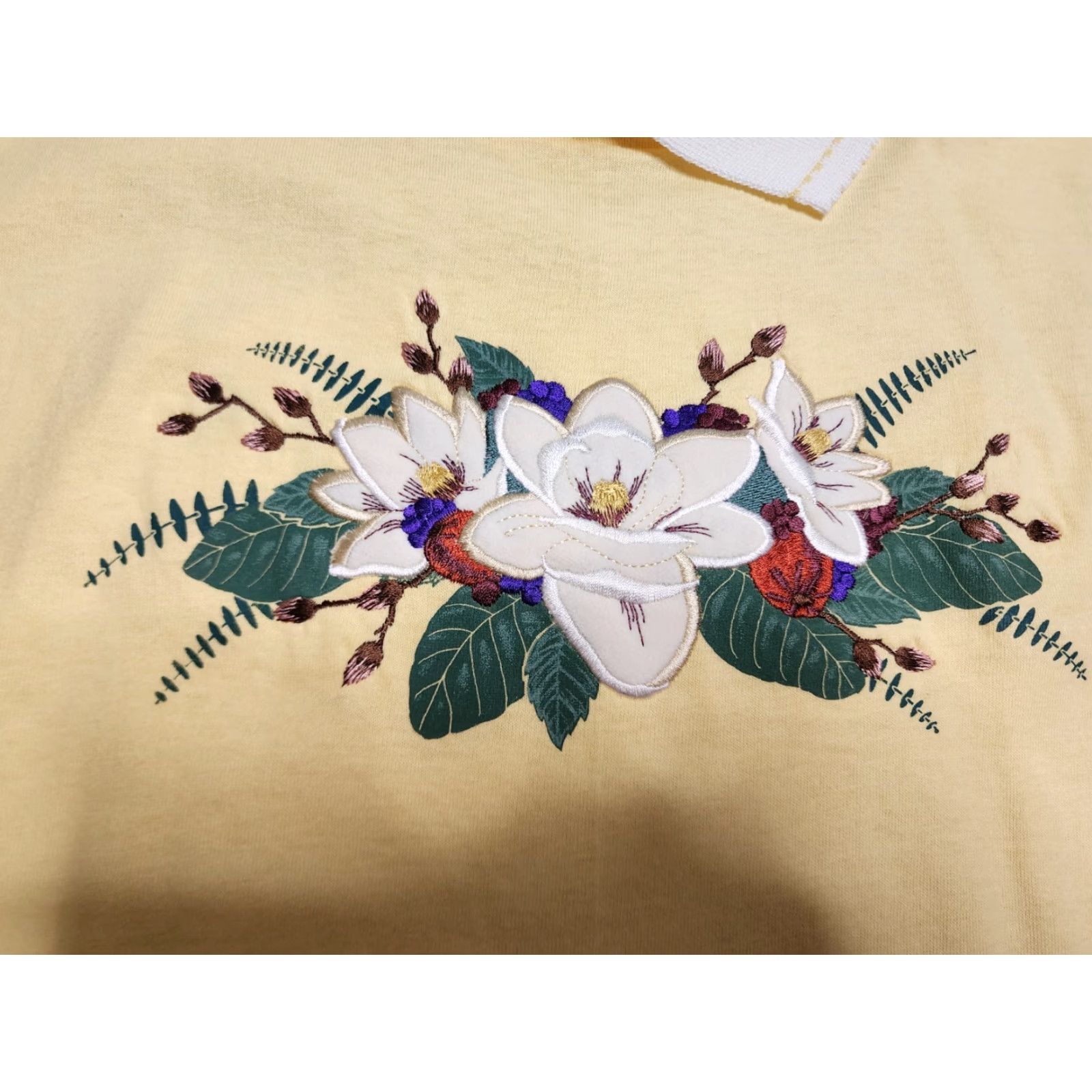Vintage VINTAGE Top Stitch Embroidered Magnolia Flower T-Shirt Mens Large Yellow 90s Graphic Cotton Crew Neck Unisex Size US L / EU 52-54 / 3 - 5 Thumbnail