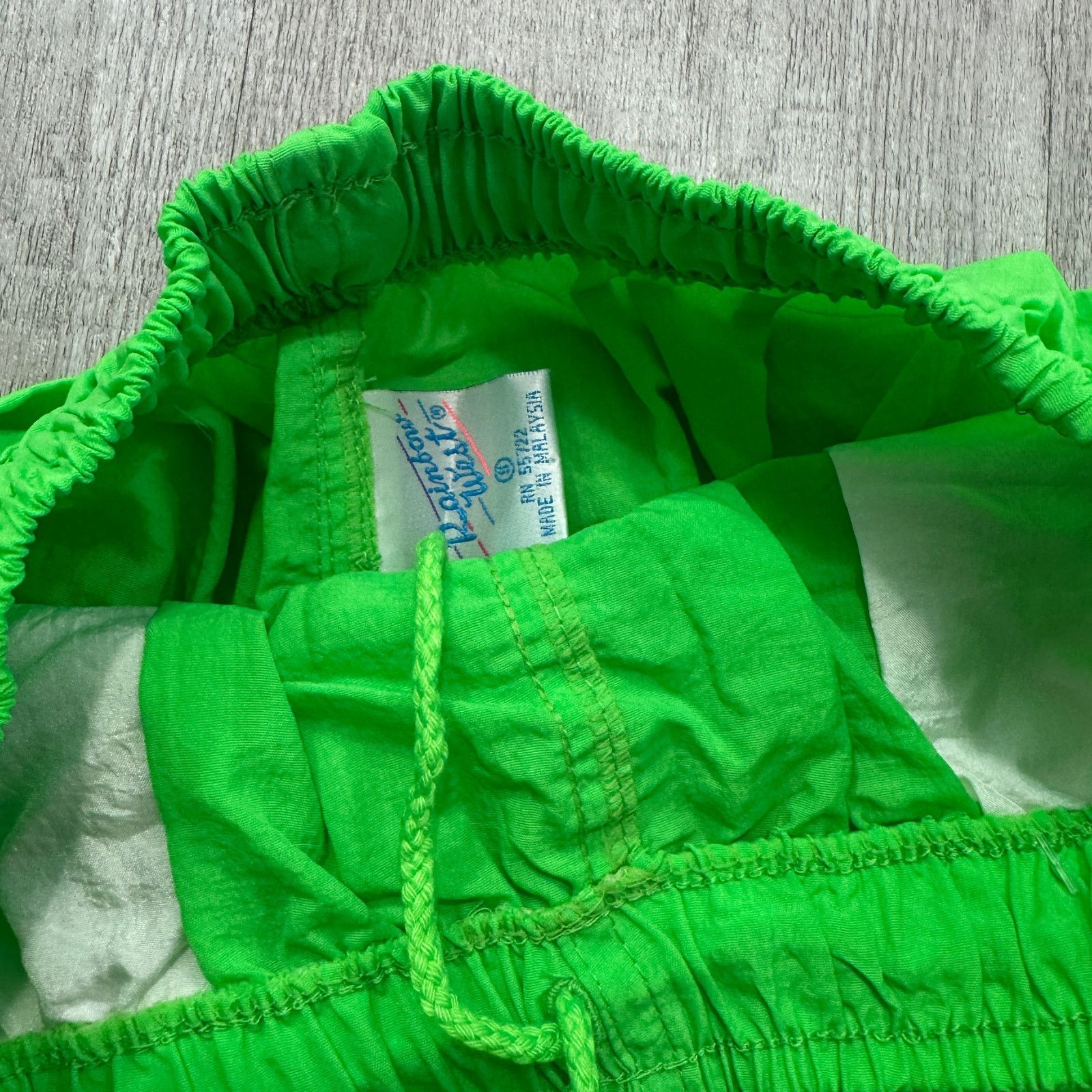 Vintage NEW Vintage USA Sport Surf Shorts Mens Small Green 80s Size US 26 / EU 42 - 6 Thumbnail