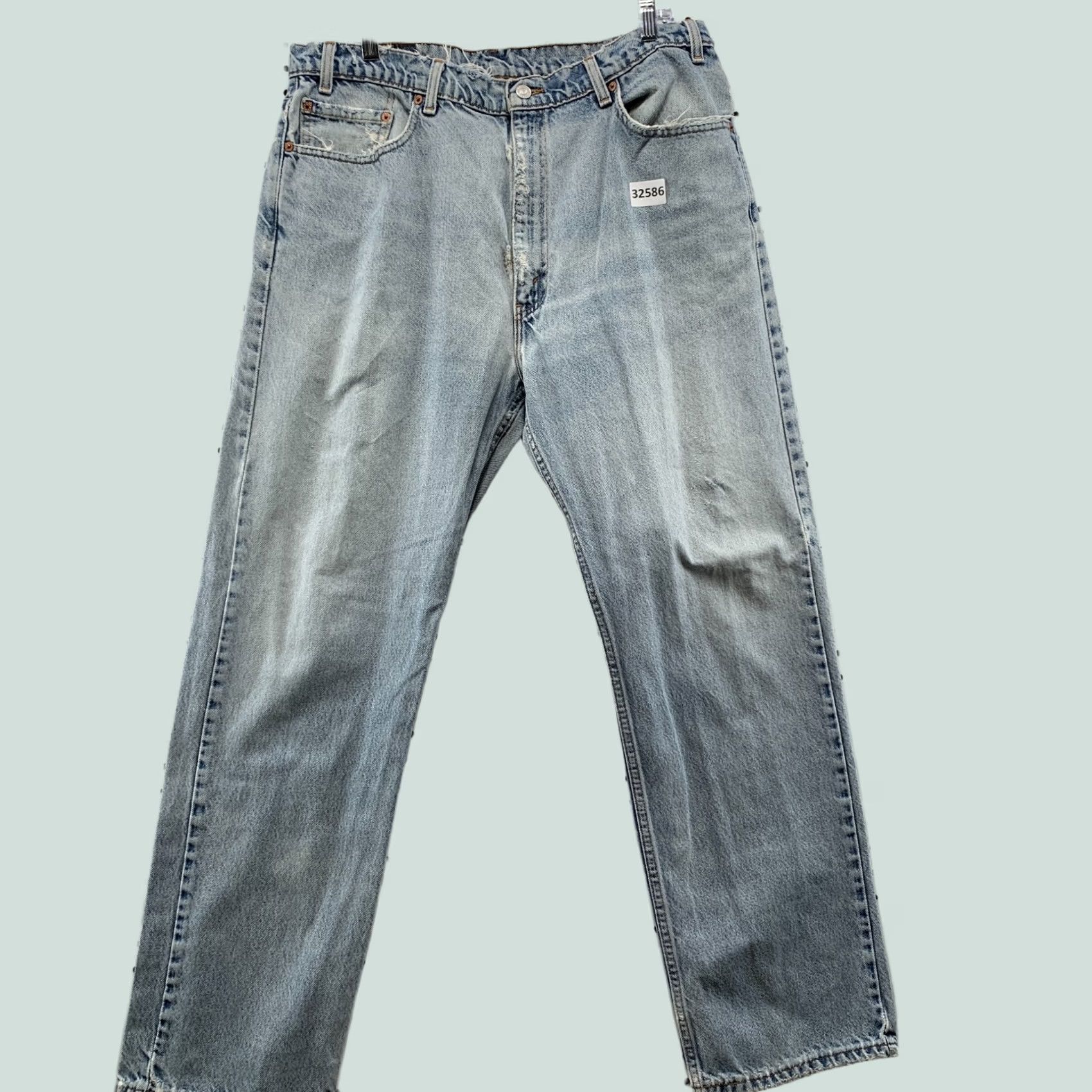 Levi's VINTAGE Levi's 505 Jeans Mens 35x31 Blue Denim Light Wash Distressed Size US 35 - 1 Thumbnail