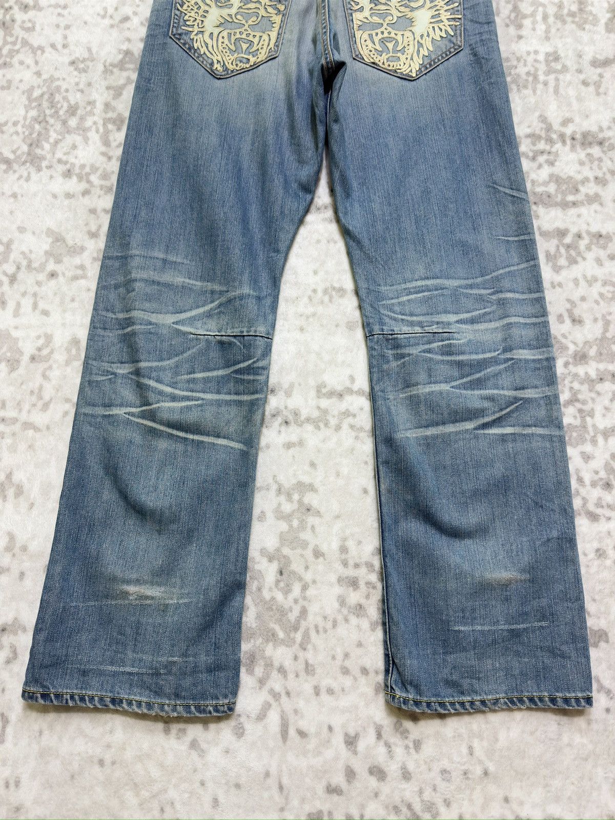 Ed Hardy Vintage Ed Hardy Claw Mark Distress Patch Back Pocket Denim Size US 32 / EU 48 - 11 Thumbnail