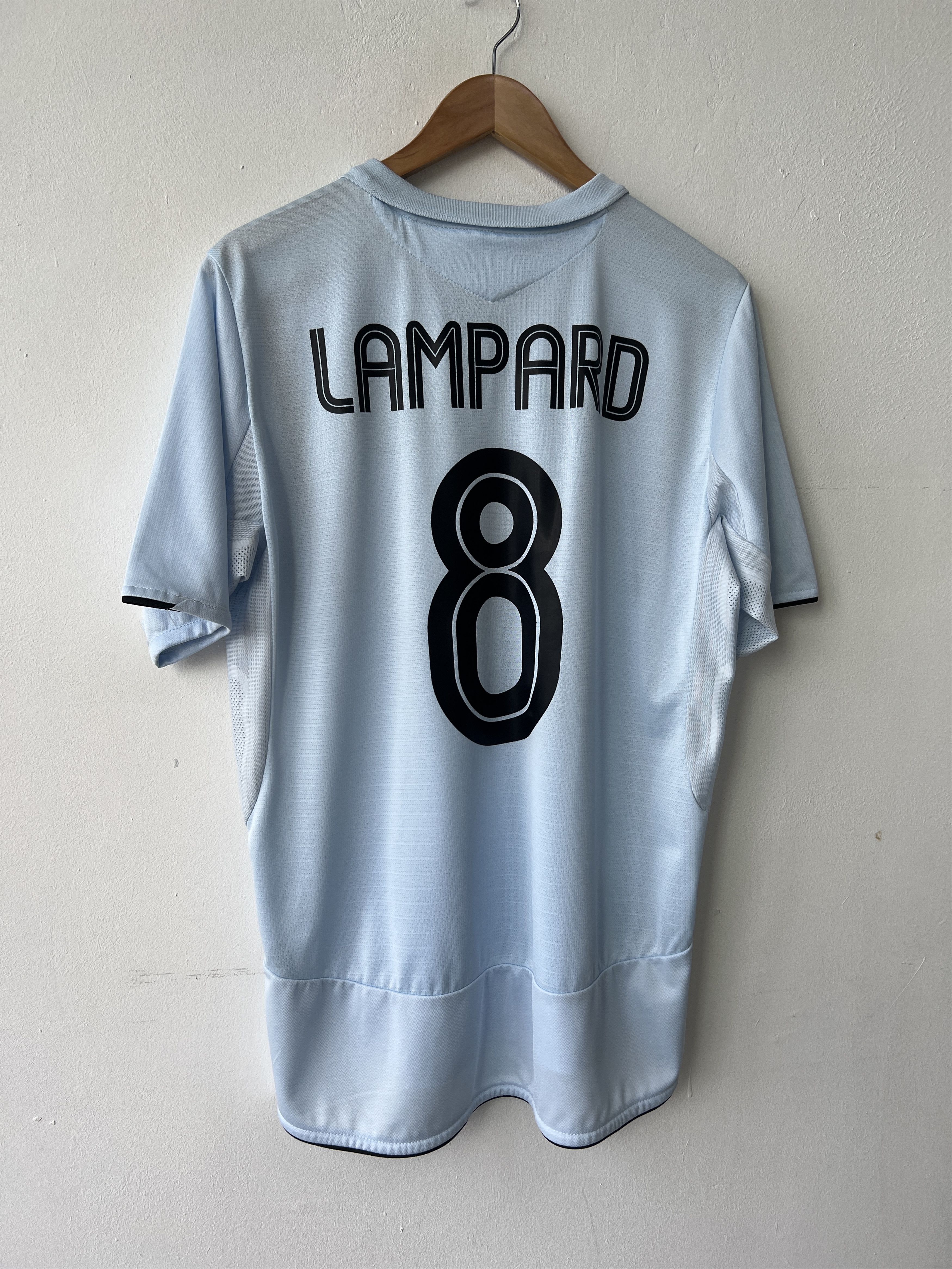 Umbro (L) Chelsea 2005-06 Away Kit Lampard #8 Size US L / EU 52-54 / 3 - 7 Thumbnail