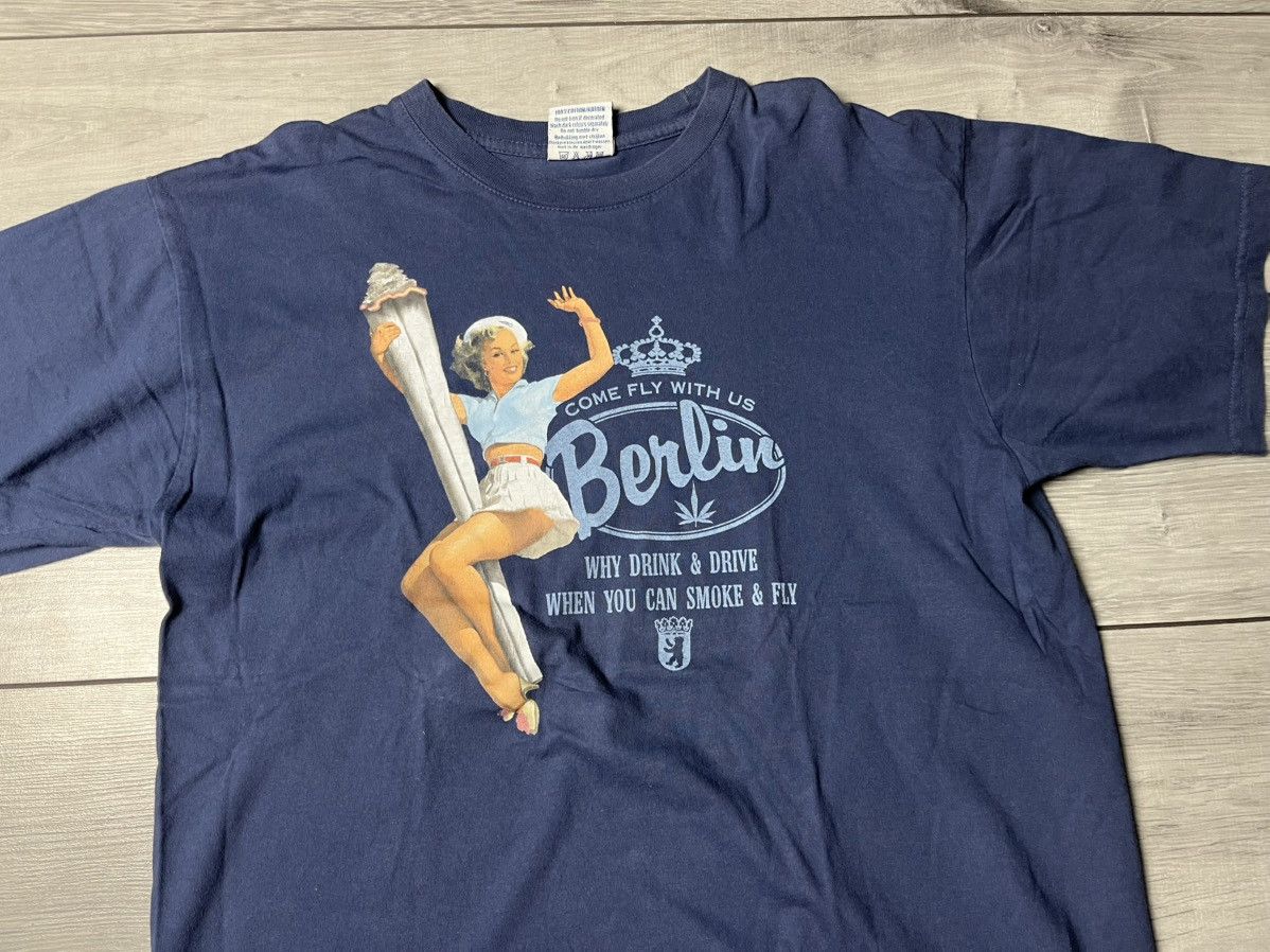 Band Tees Y2K Vintage Blue Graphic Fly Berlin City Fun Tshirt Size US M / EU 48-50 / 2 - 3 Thumbnail