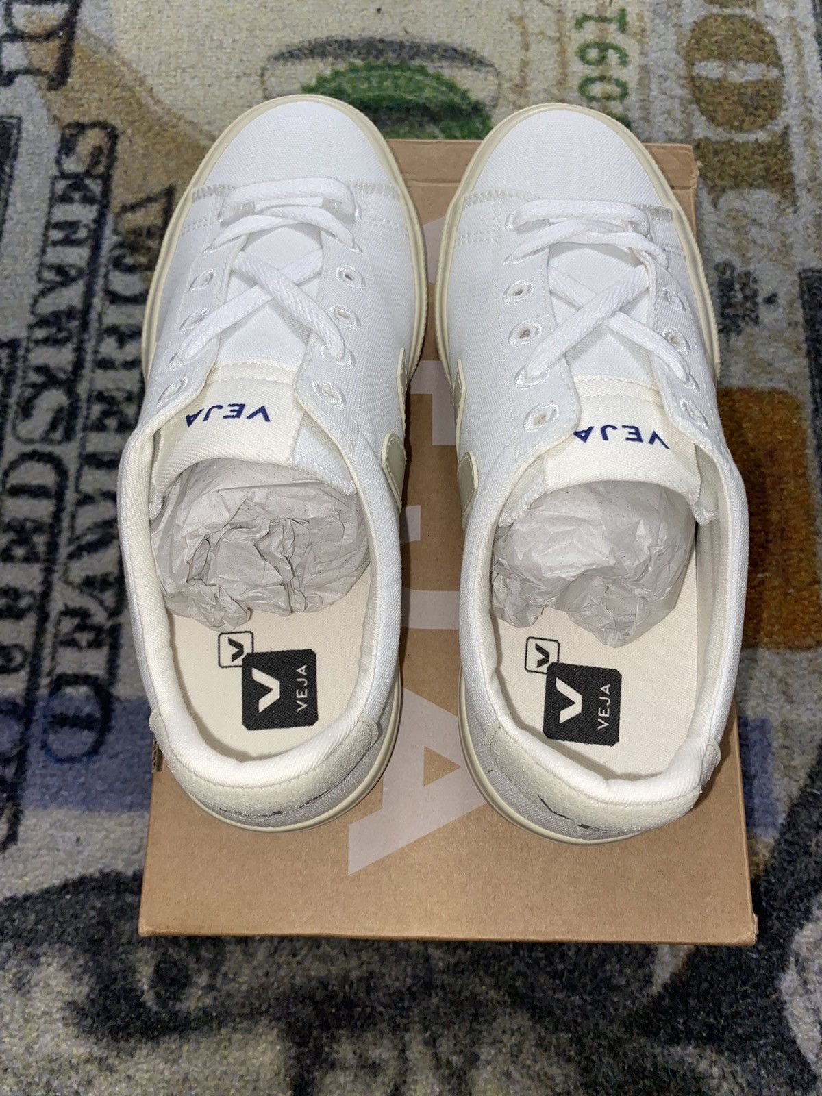 Veja VEJA V-12 Extra White Cream Size US 7 / IT 37 - 6 Thumbnail