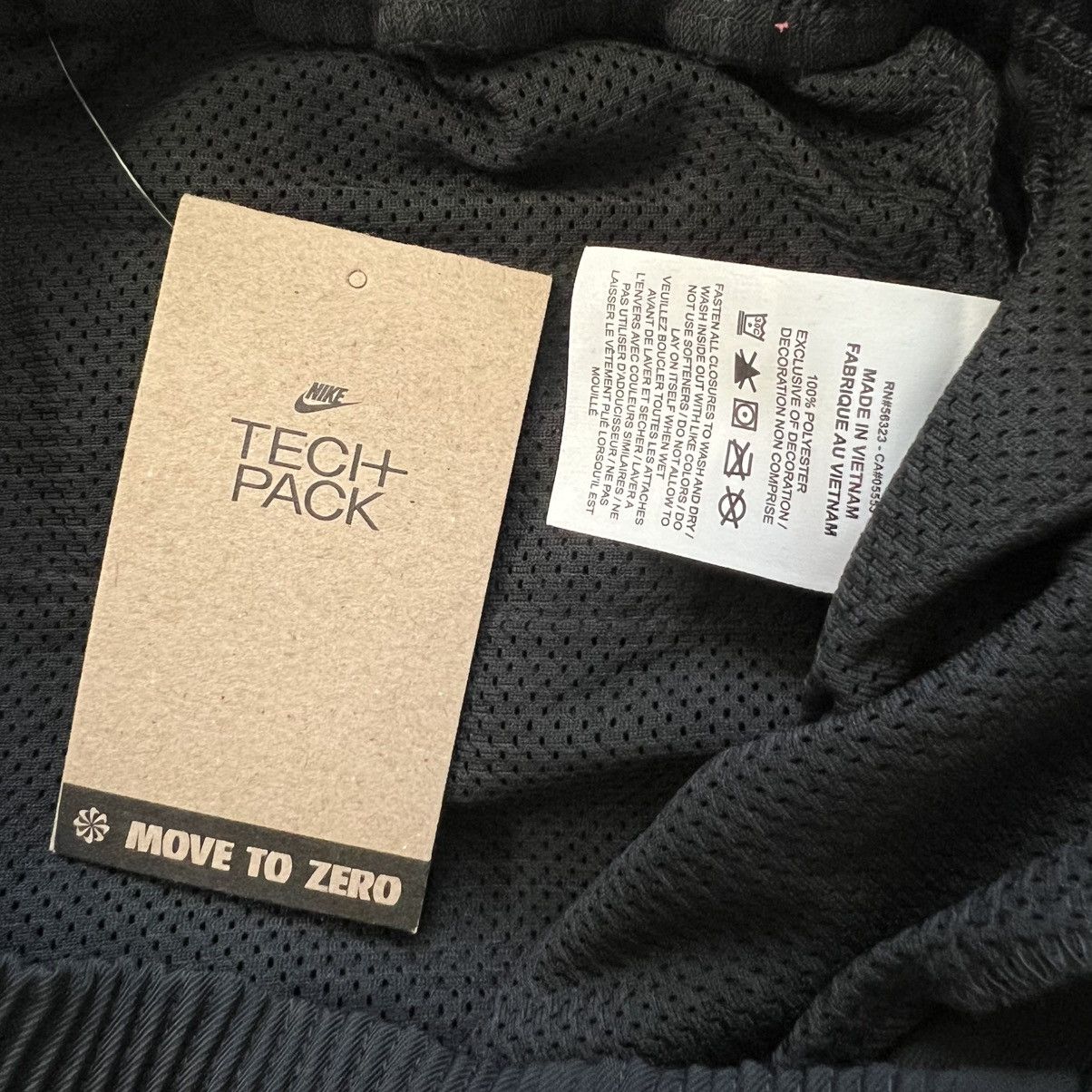 Nike Nike Tech Pack Men Small Woven Utility Cargo Trousers Black Size US 28 / EU 44 - 12 Thumbnail