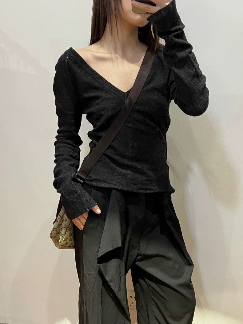 Maison Margiela Maison Margiela My own V-neck sweater Size M / US 6-8 / IT 42-44 - 1 Thumbnail