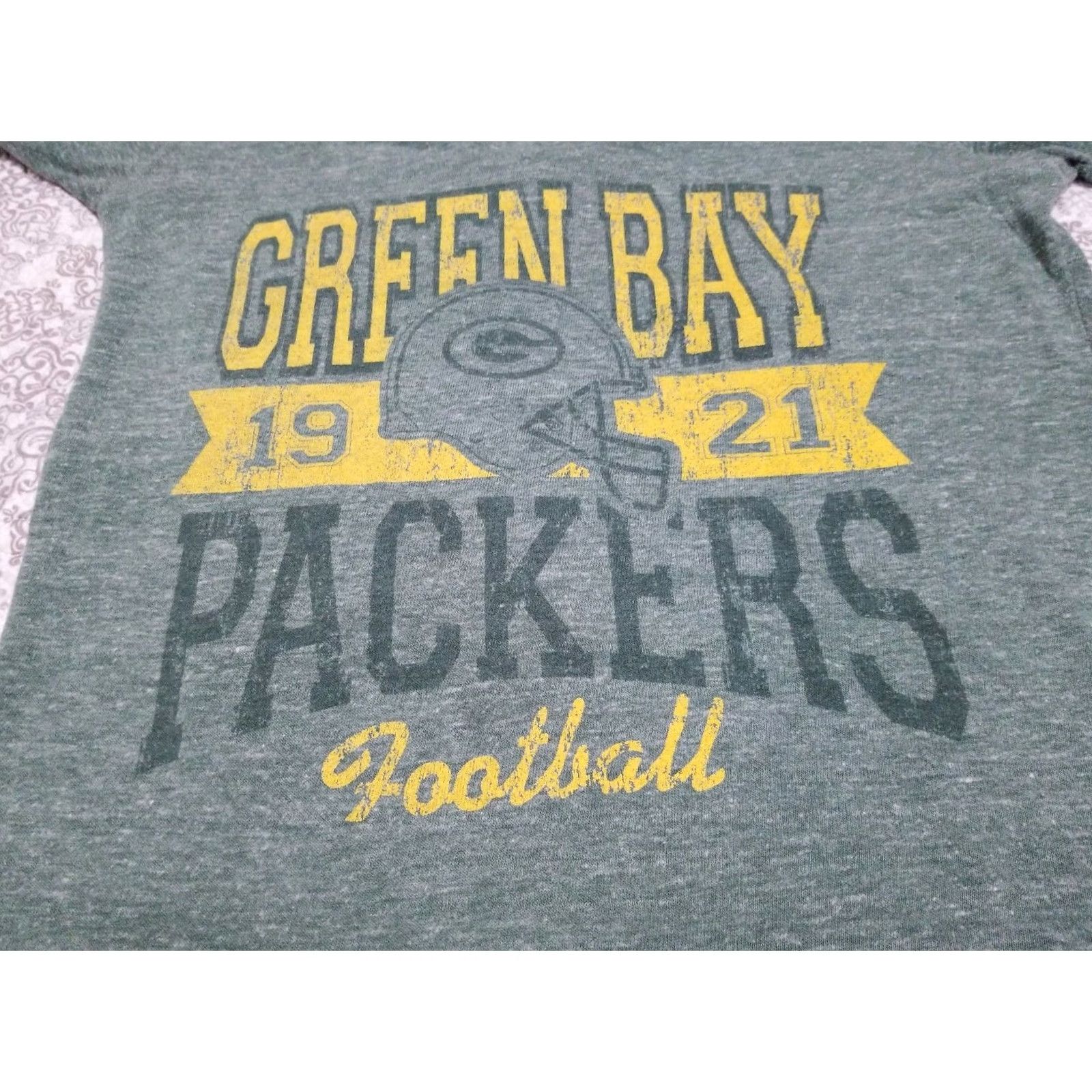 NFL VINTAGE Green Bay Packers 1921 Team NFL T-Shirt V-Neck Short Sleeve Womens M Green NFL Team Apparel Shirt Women's M Green Bay Packers 1921 Tshirt Size M / US 6-8 / IT 42-44 - 4 Thumbnail