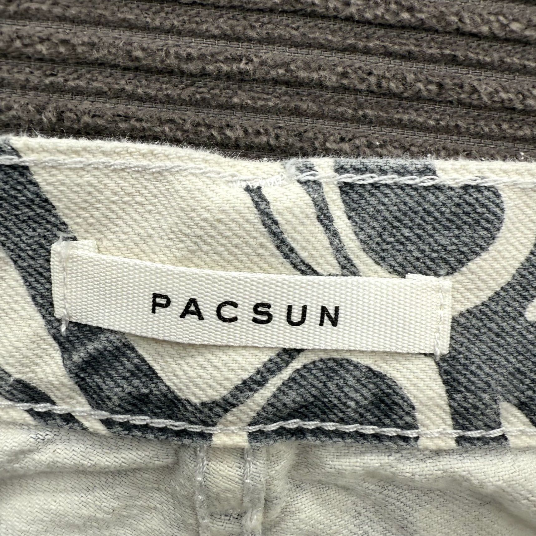 Pacsun VINTAGE PacSun Dad Jean Pants Womens 28 Gray White Trippy Butt Print Straight Leg Denim Size 28" / US 6 / IT 42 - 3 Thumbnail