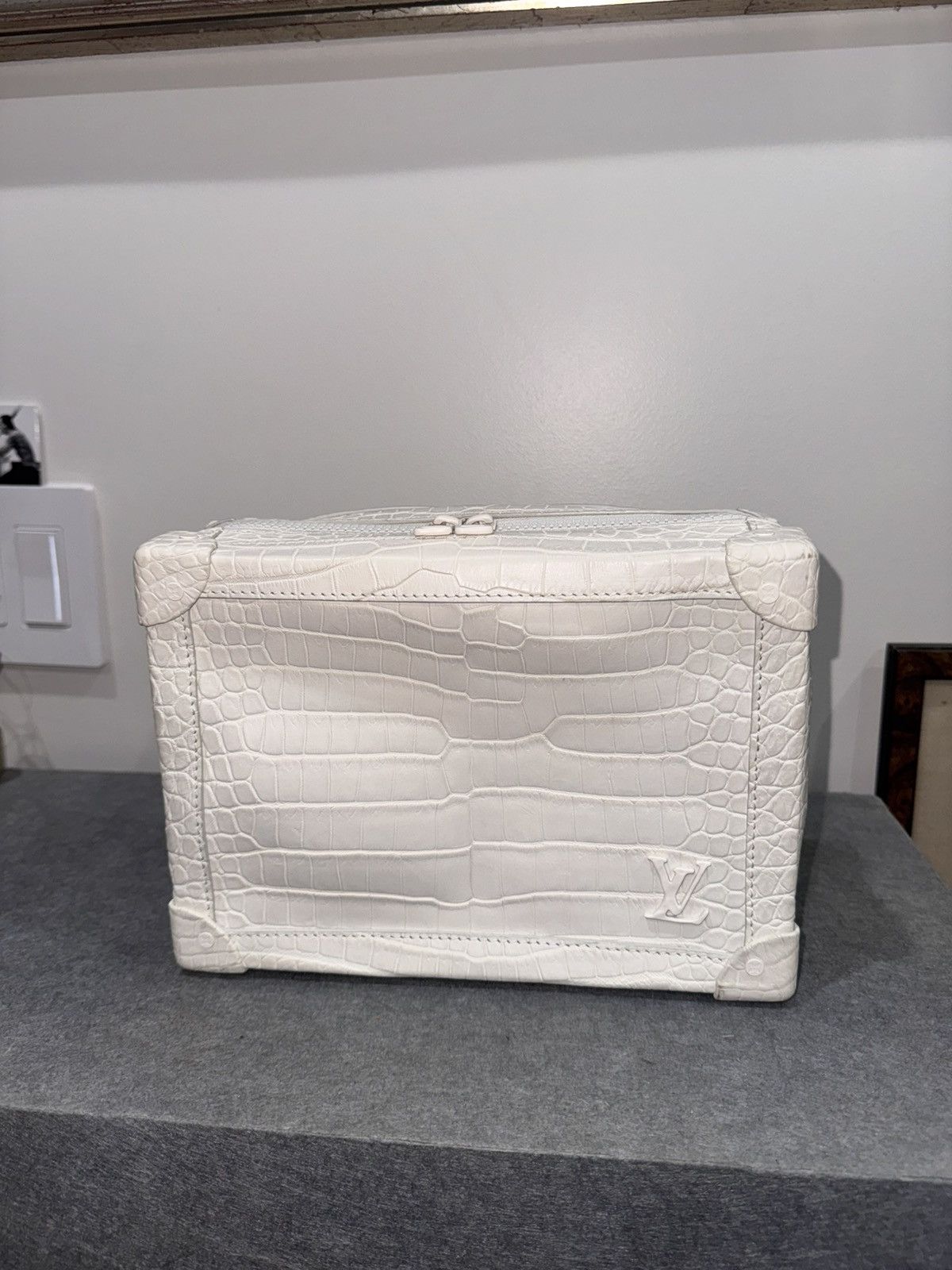 Louis Vuitton CROCODILE 2019 LOUIS VUITTON SOFT TRUNK MATTE WHITE Size ONE SIZE - 2 Thumbnail
