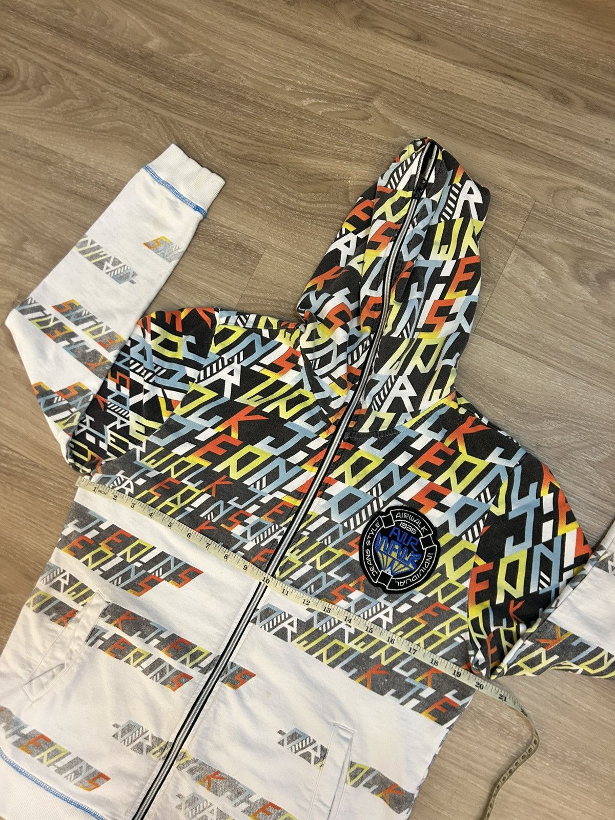 Beauty Beast VINTAGE Airwalk All-Over Print (AOP) Full-Zip Hoodie Size US L / EU 52-54 / 3 - 5 Thumbnail